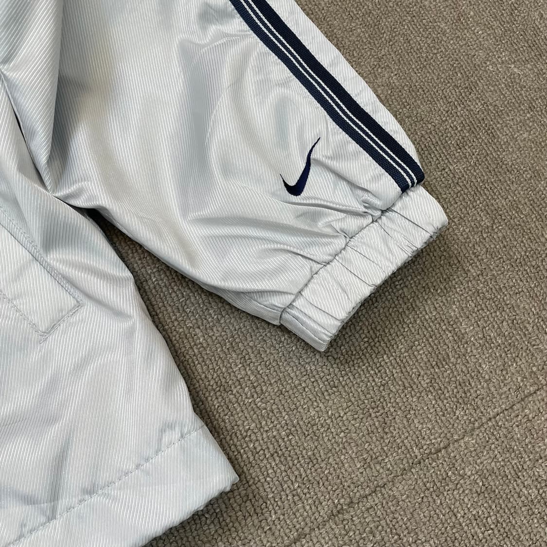 00s nike 나이키 실버 바람막이 L 상품이미지4