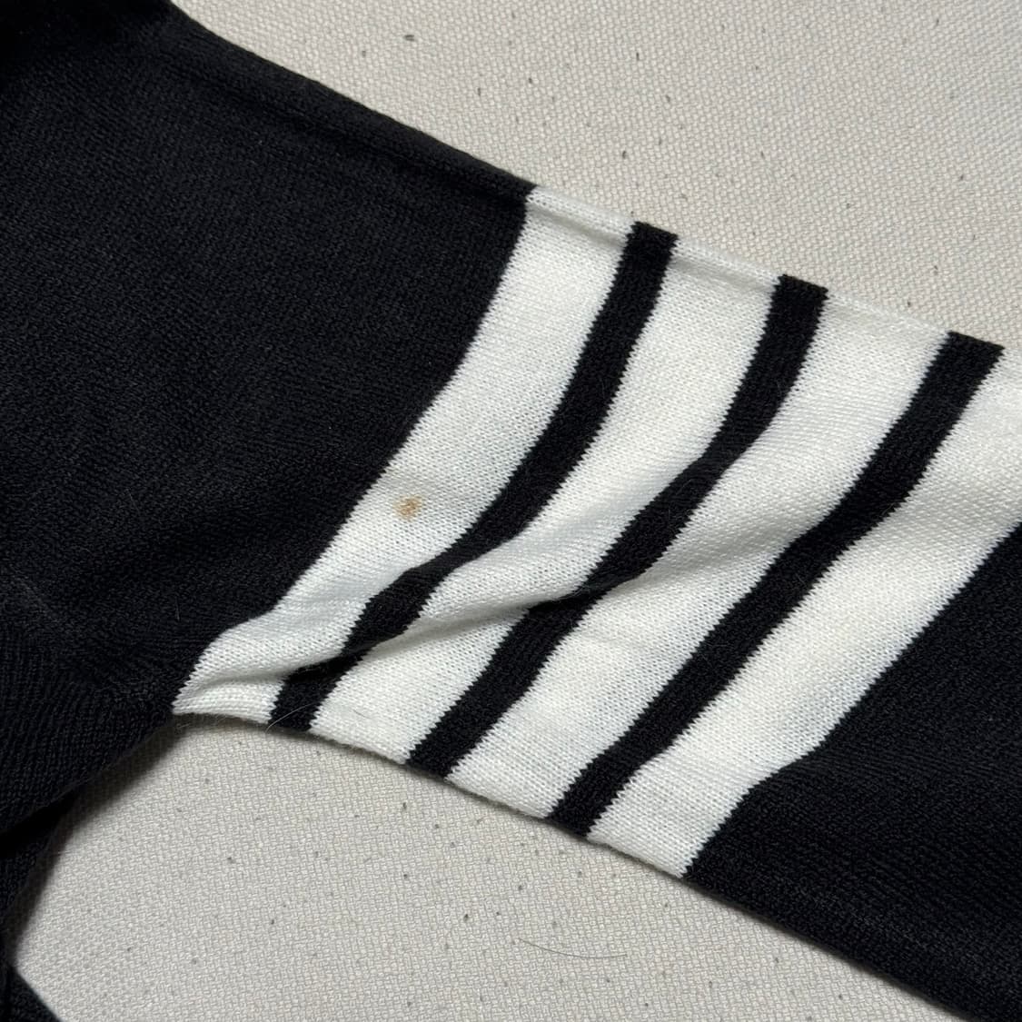 2 톰브라운 스코틀랜드 사선 완장 니트 상품이미지7