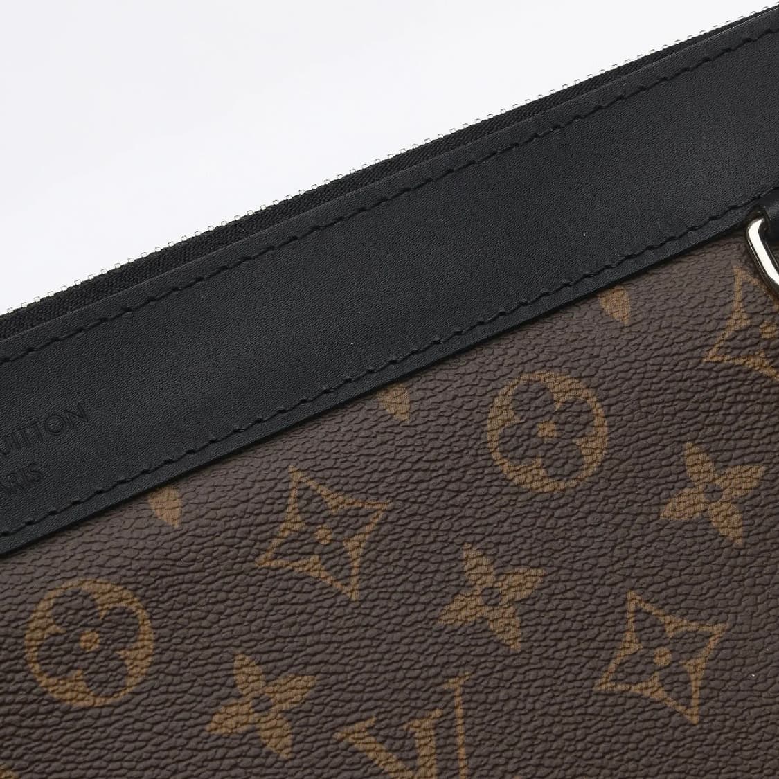 루이비통 클러치 디스커버리 포쉐트 모노그램 캔버스GM 상품이미지3