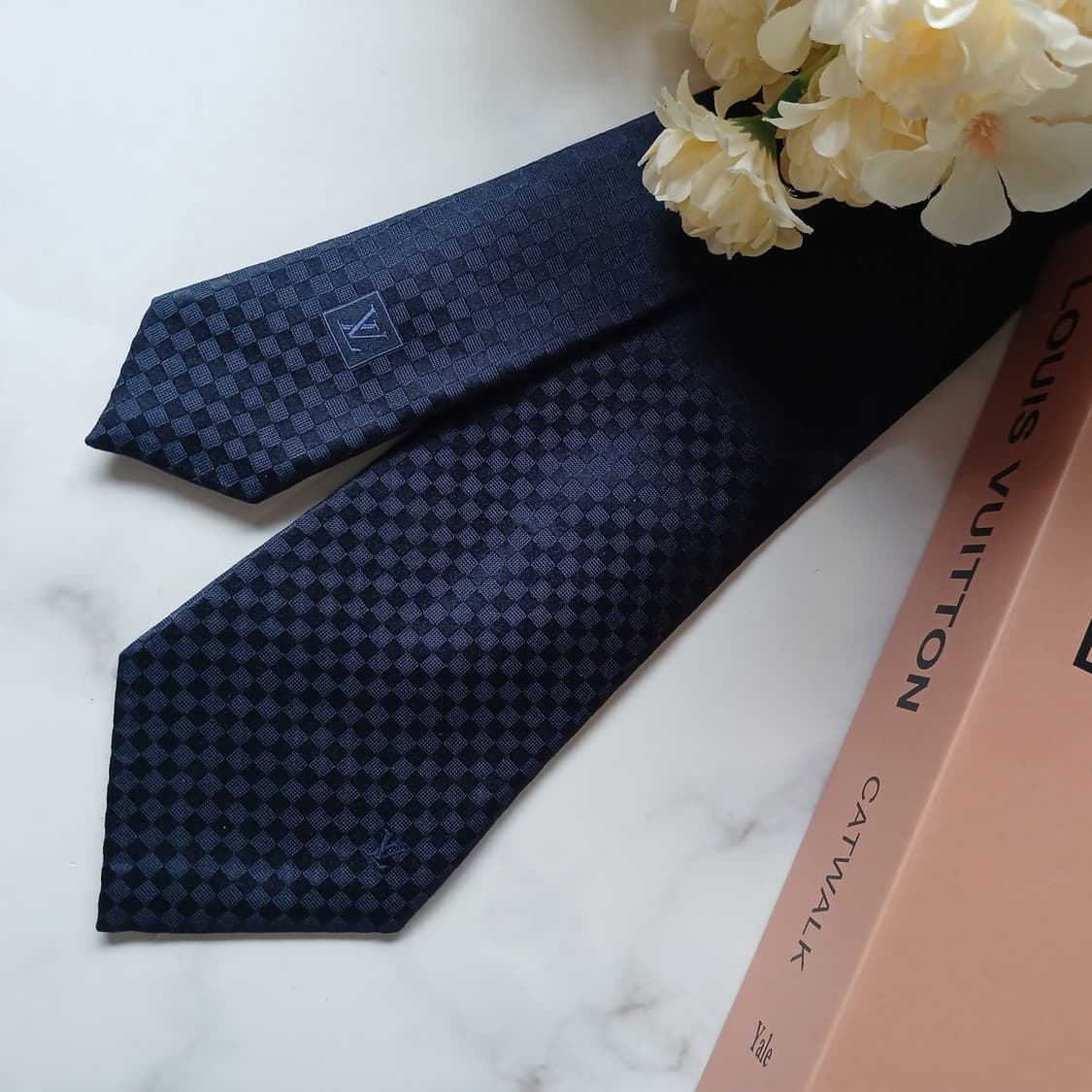 루이비통 실크 네이비 다미에 패턴 넥타이 8cm A+등급 E921
 상품이미지6