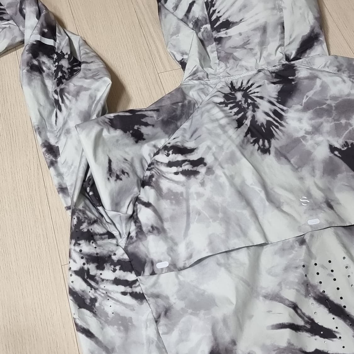 타이다이 타공 러닝 자켓 상품이미지3