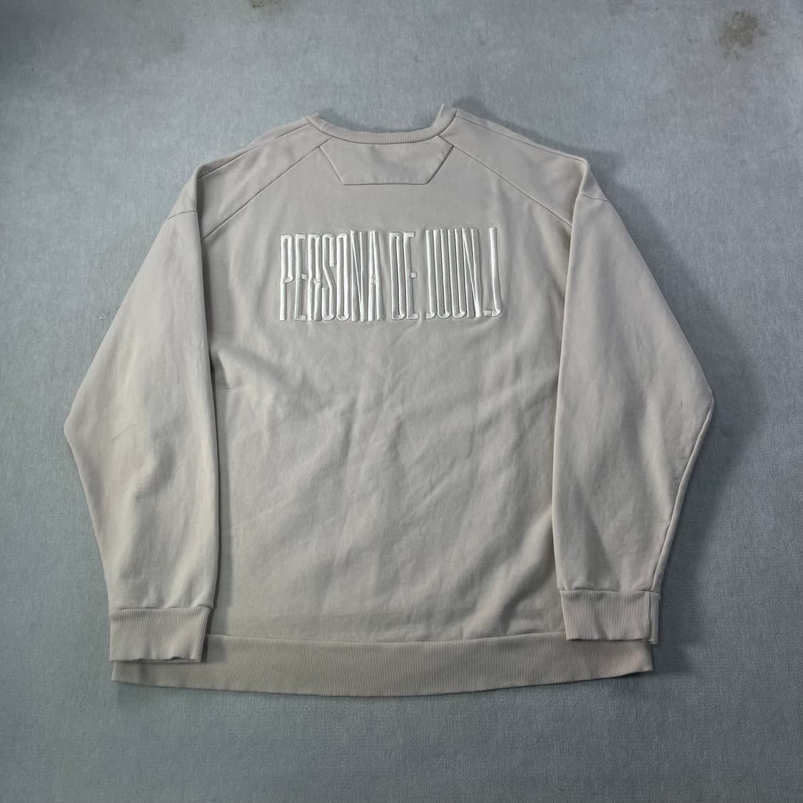 105 준지 20FW 엠브로이더리 맨투맨 상품이미지1