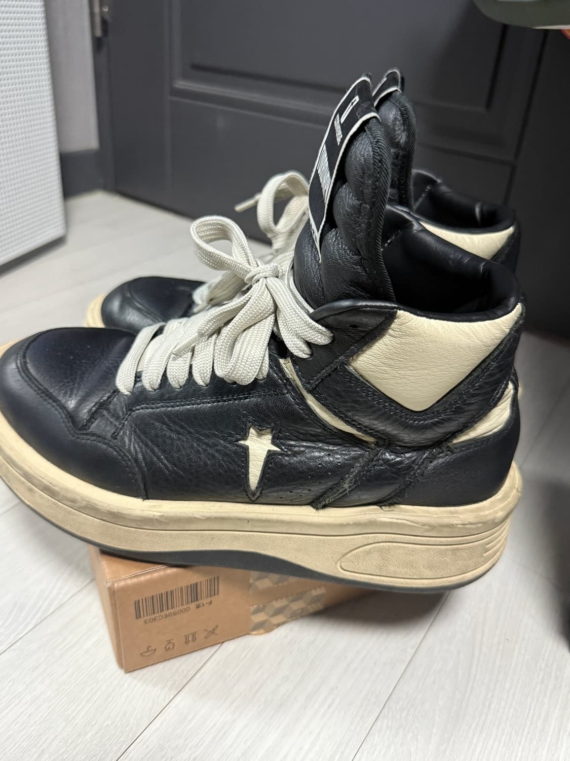 컨버스x다크쉐도우  터보웨폰  블랙크림 270 상품이미지2