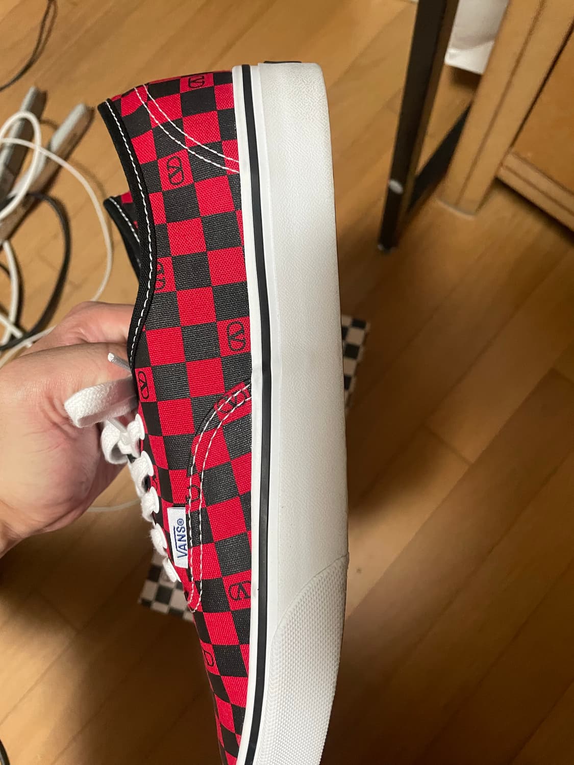 280,43) 발렌티노 가라바니 반스 어센틱 체커보드 레드 상품이미지2