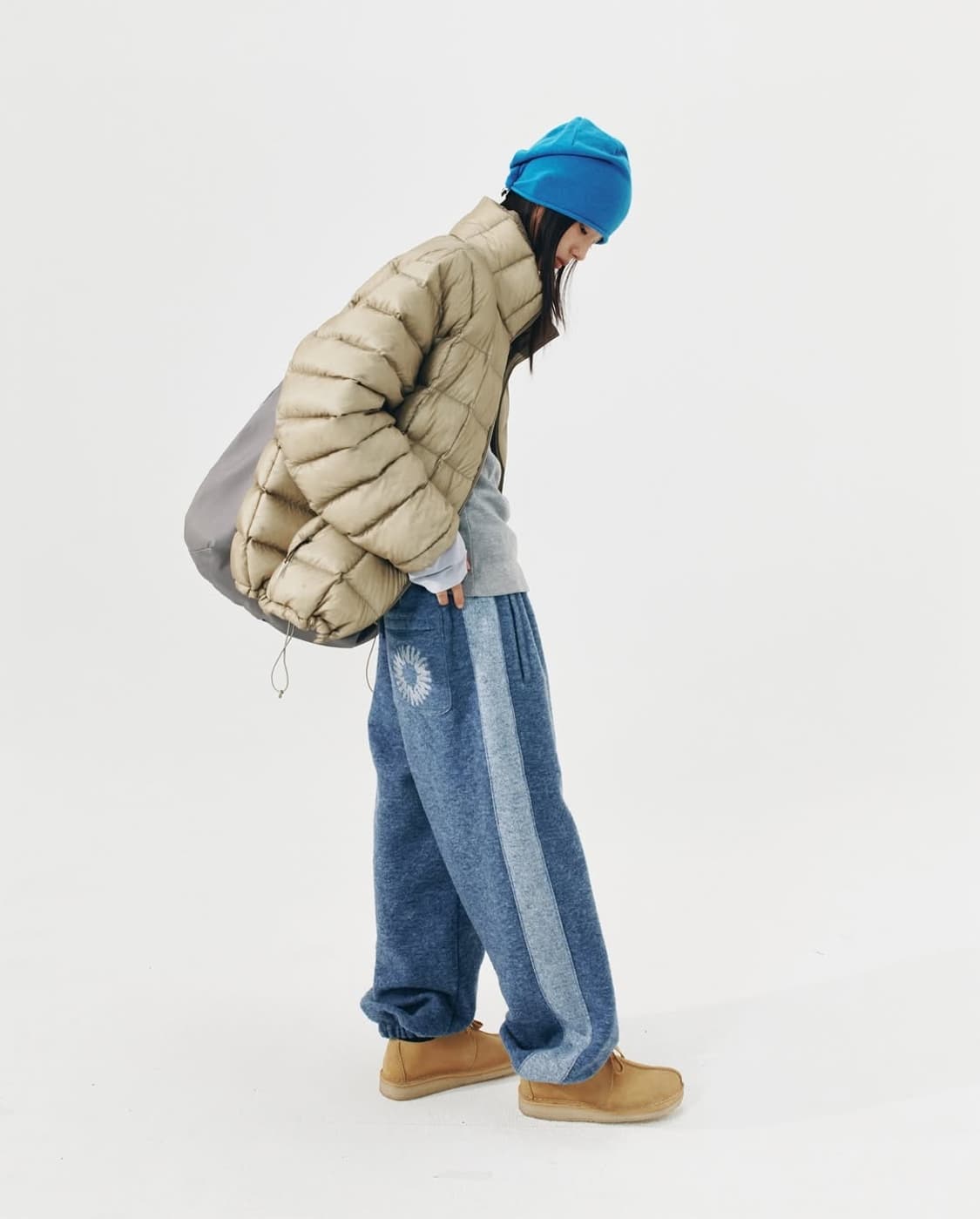 999휴머니티 FLUFFY WOOL JOGGER PANTS 스카이 블루 상품이미지1