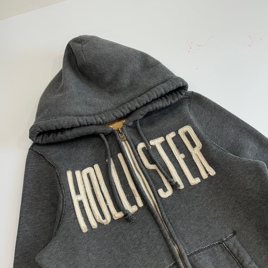 Hollister 홀리스터 그런지 로고 그레이 후드집업 상품이미지4