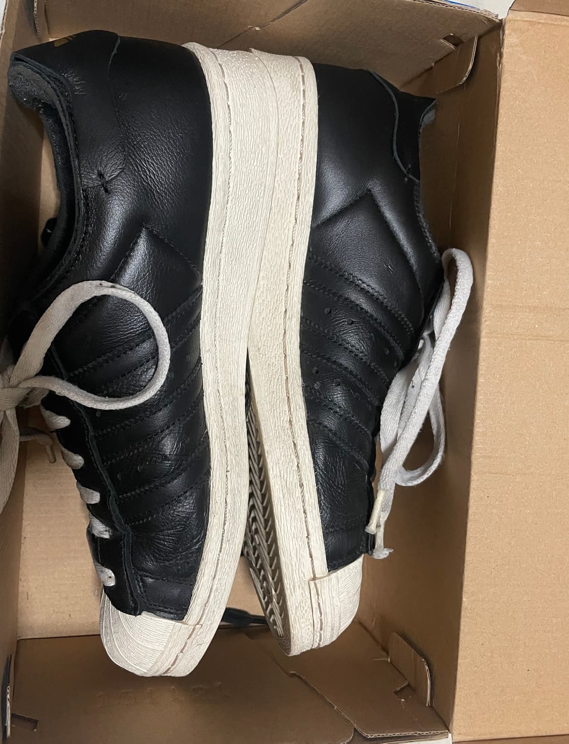 아디다스 슈퍼스타 82 코어 블랙 오프 화이트265 상품이미지5