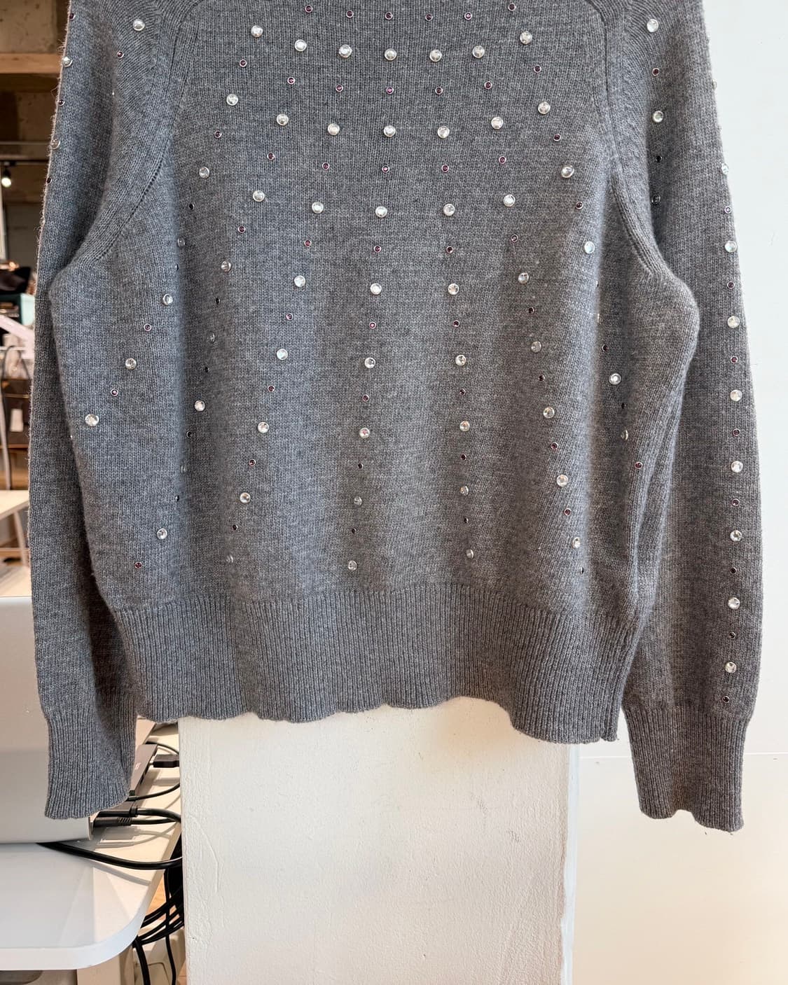 산드로 그레이 큐빅 라운드 니트  상품이미지6