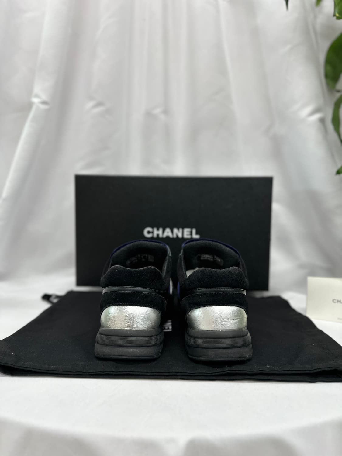 샤넬 CC로고 벨벳 스니커즈 36.5 상품이미지4