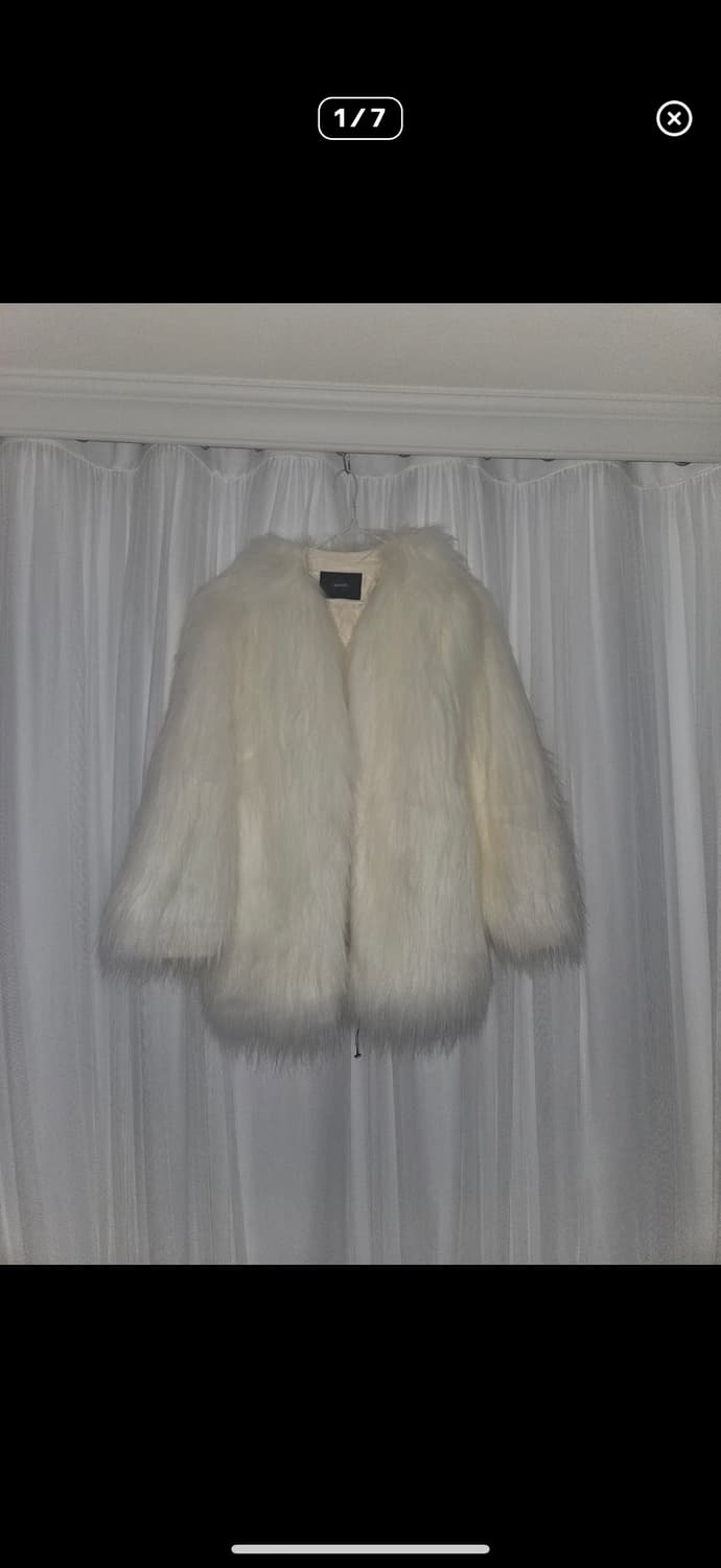 (구해요)비이커 화이트 퍼자켓 구해요 상품이미지1