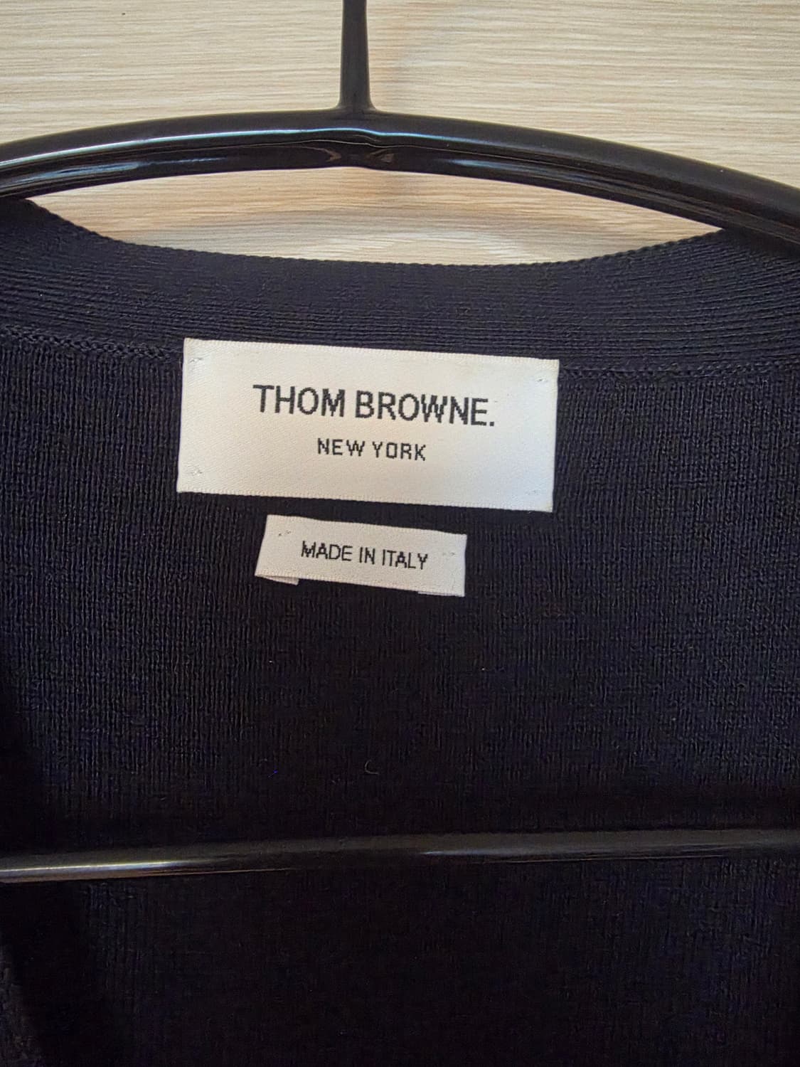 [새상품급/3] 톰브라운 사선완장 밀라노스티치 금장 가디건 3사이즈 상품이미지2