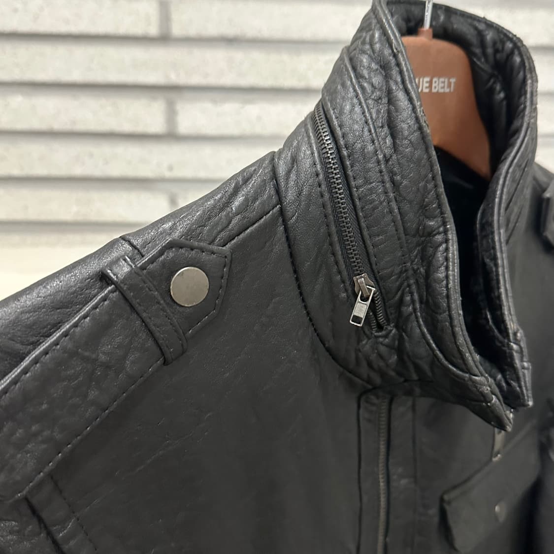  KR VINTAGE 양가죽 레더 자켓 하이넥 4포켓 견장 디테일 블랙 상품이미지6