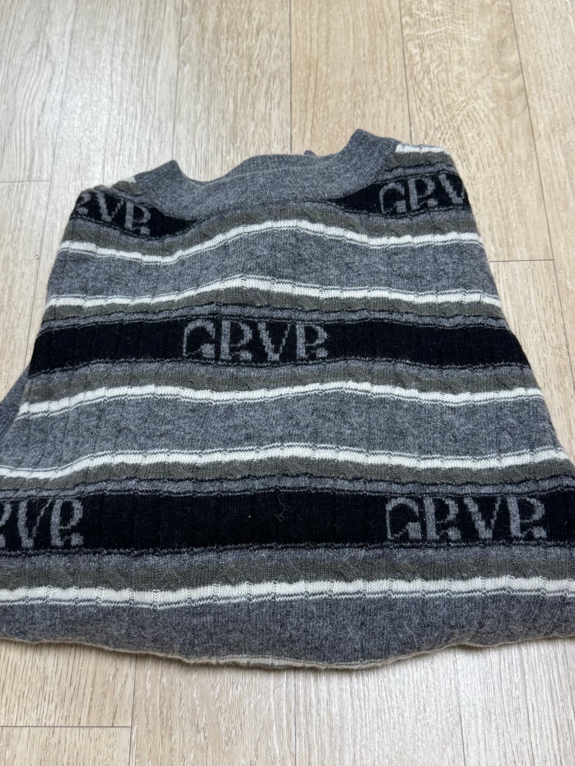 그로브 스트라이프 케이블 니트 그레이 상품이미지2