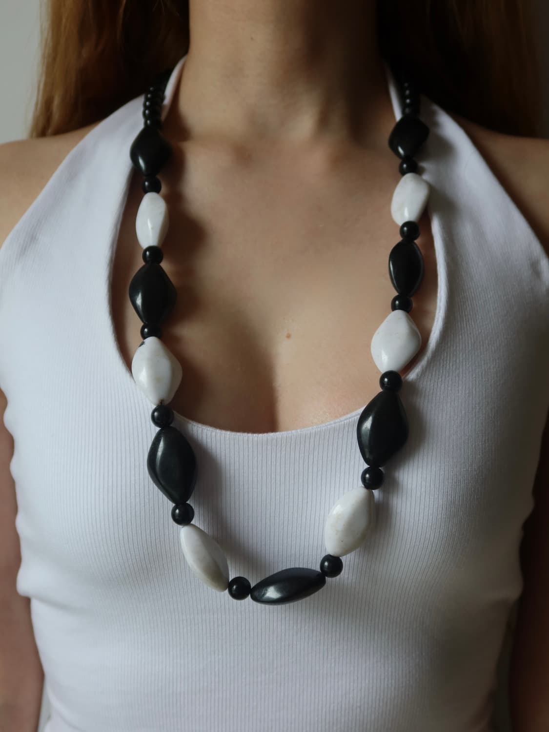 monochrome chunky bead necklace 상품이미지1