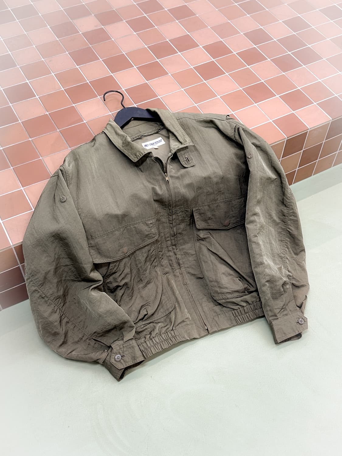 silky khaki bomber jacket 상품이미지4