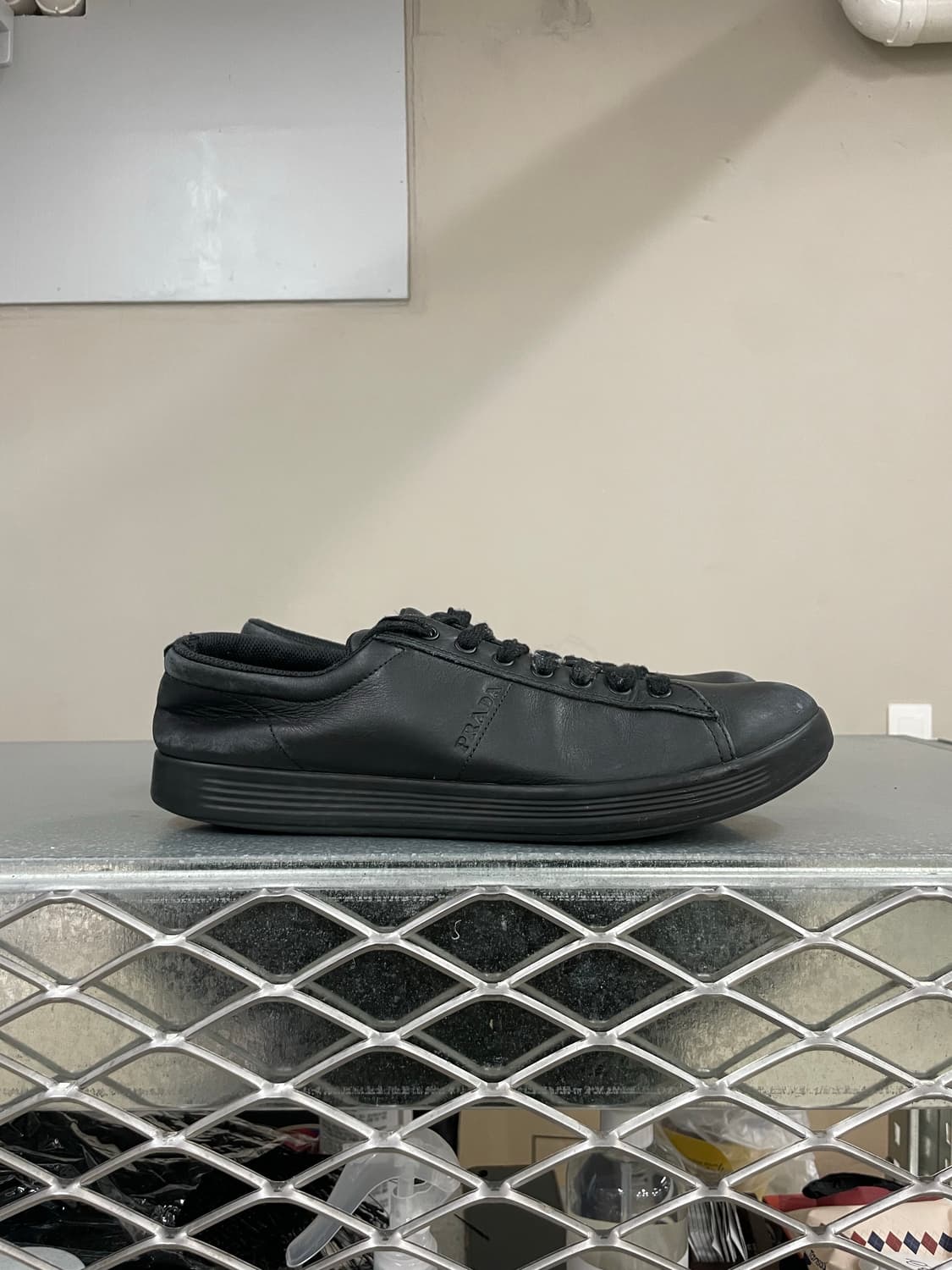 프라다 이니셜 레터링 스니커즈 US8.5 상품이미지4