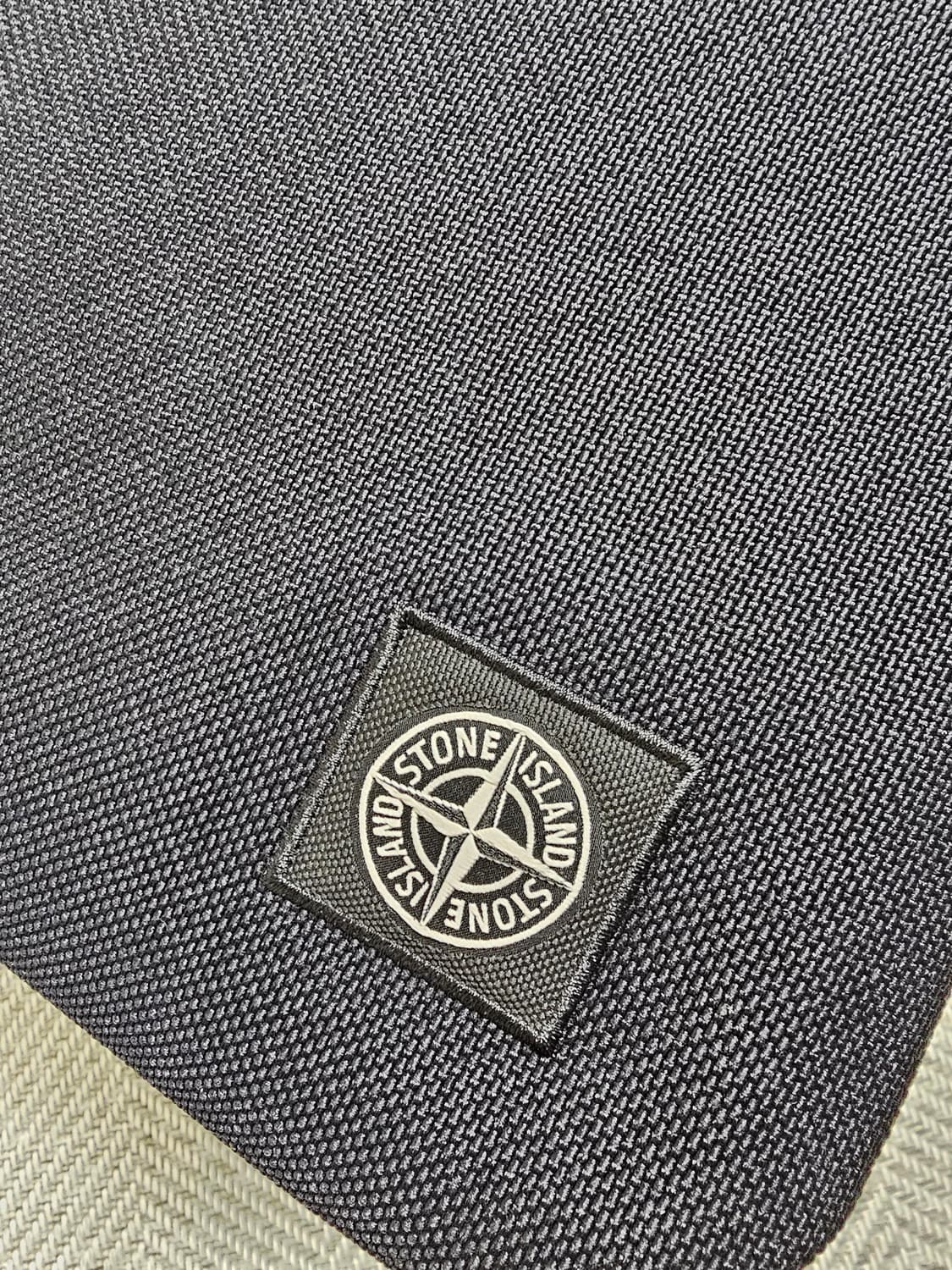 스톤아일랜드 리플렉티브 클러치 상품이미지5