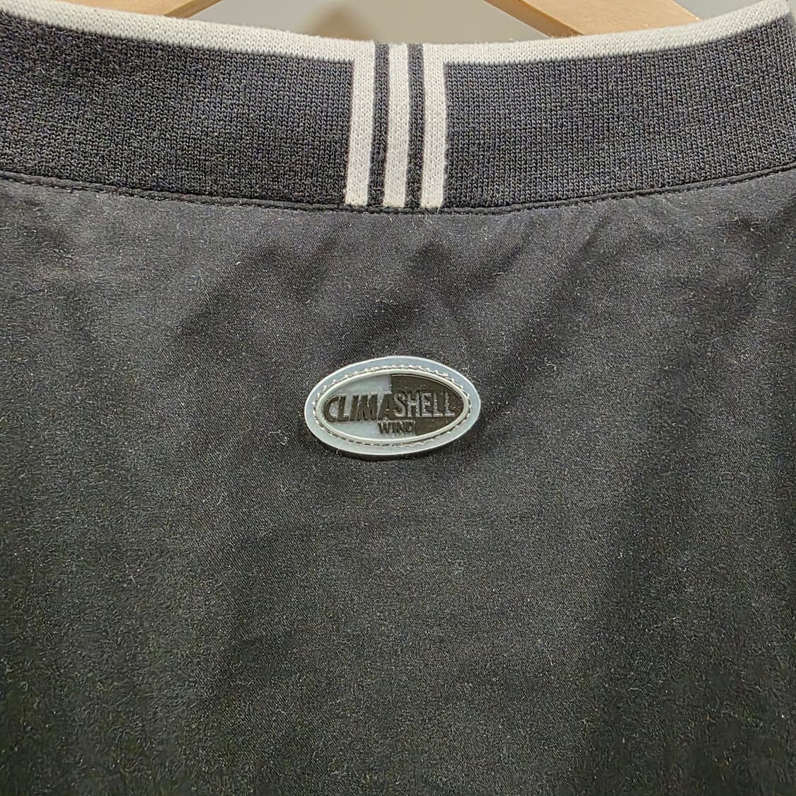 아디다스 뉴욕 양키스 브이넥 웜업 풀오버 상품이미지4