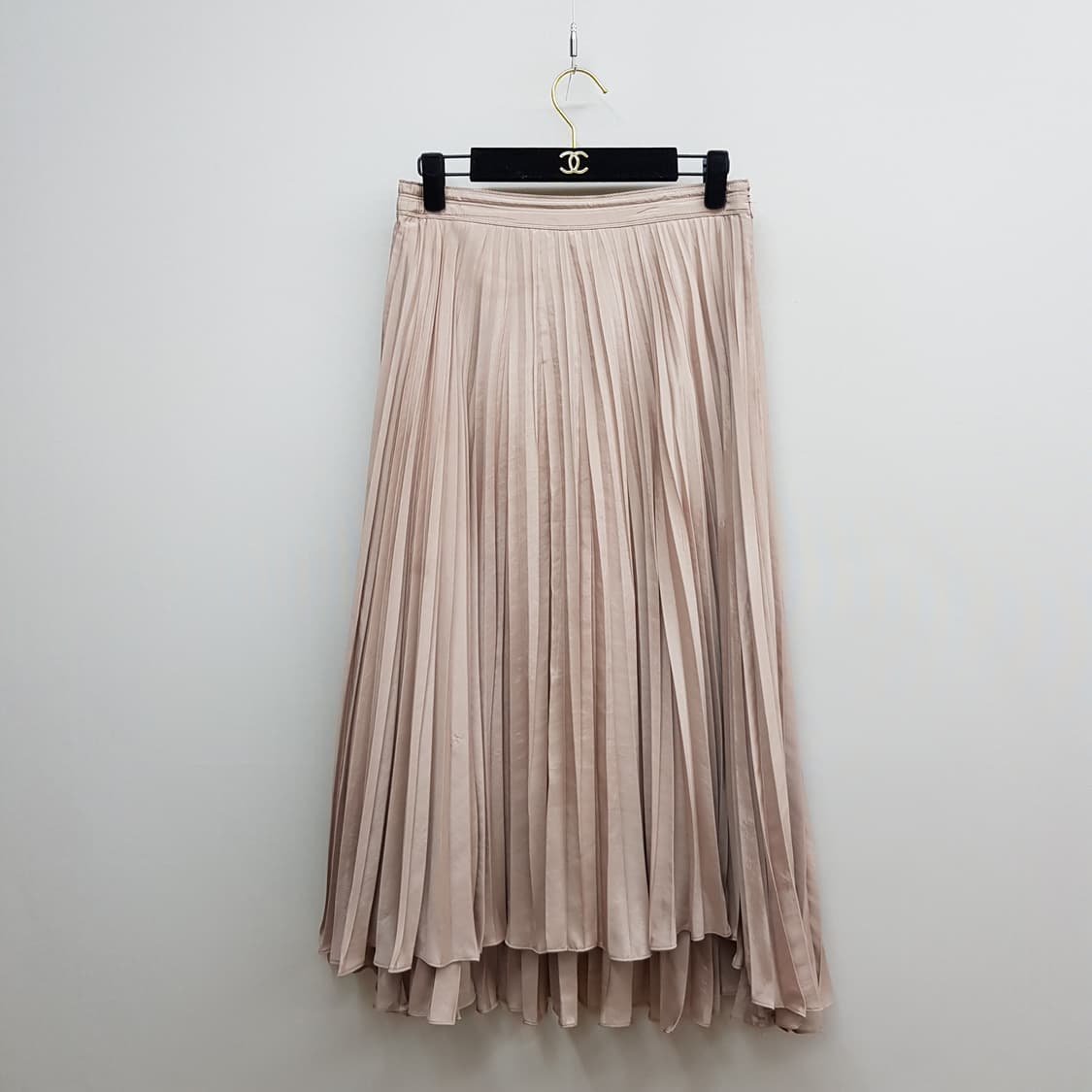 한섬 타임 2021 새틴 플리츠플리즈 스커트 67-98사이즈 상품이미지1