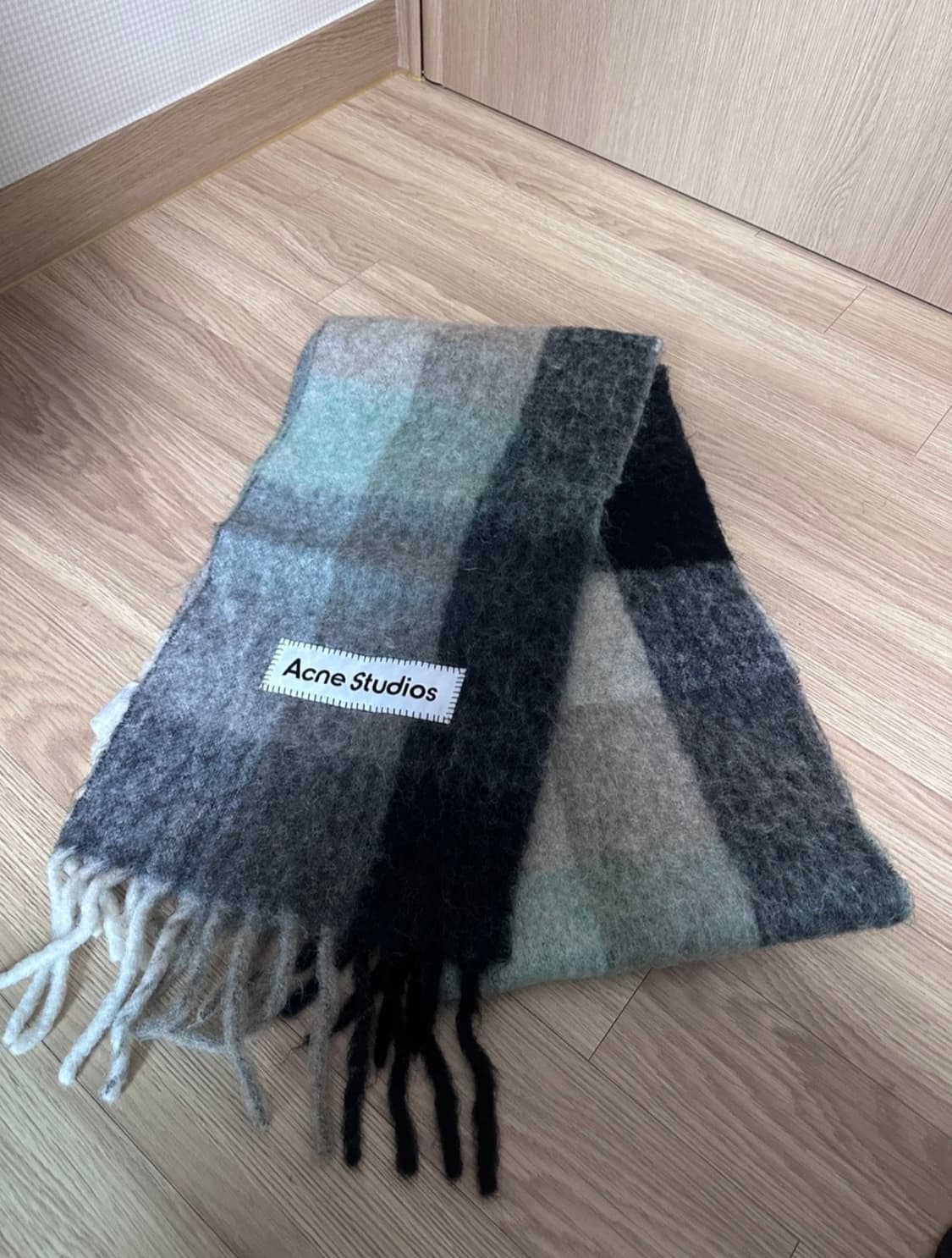 아크네 스튜디오 체크 머플러  상품이미지1