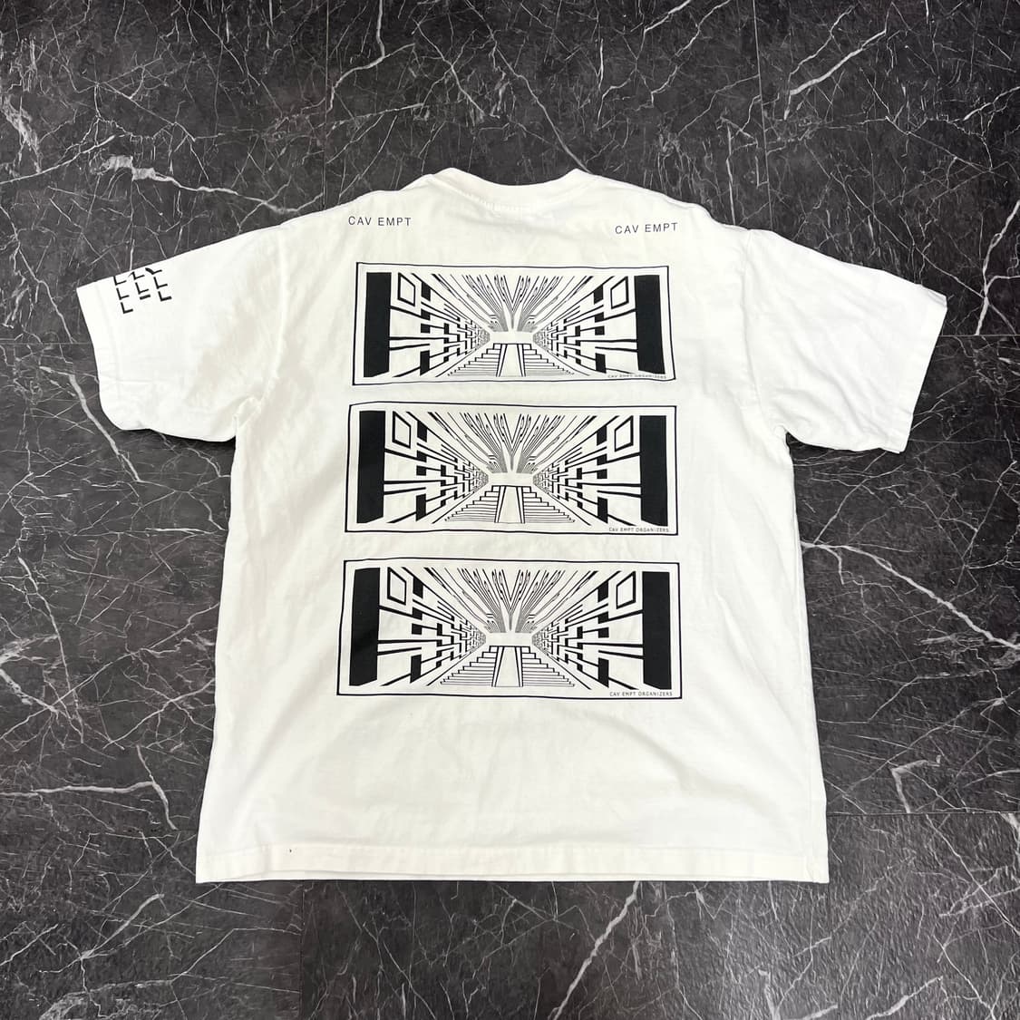 카브엠트 오버사이즈 프린티드 반팔 상품이미지2