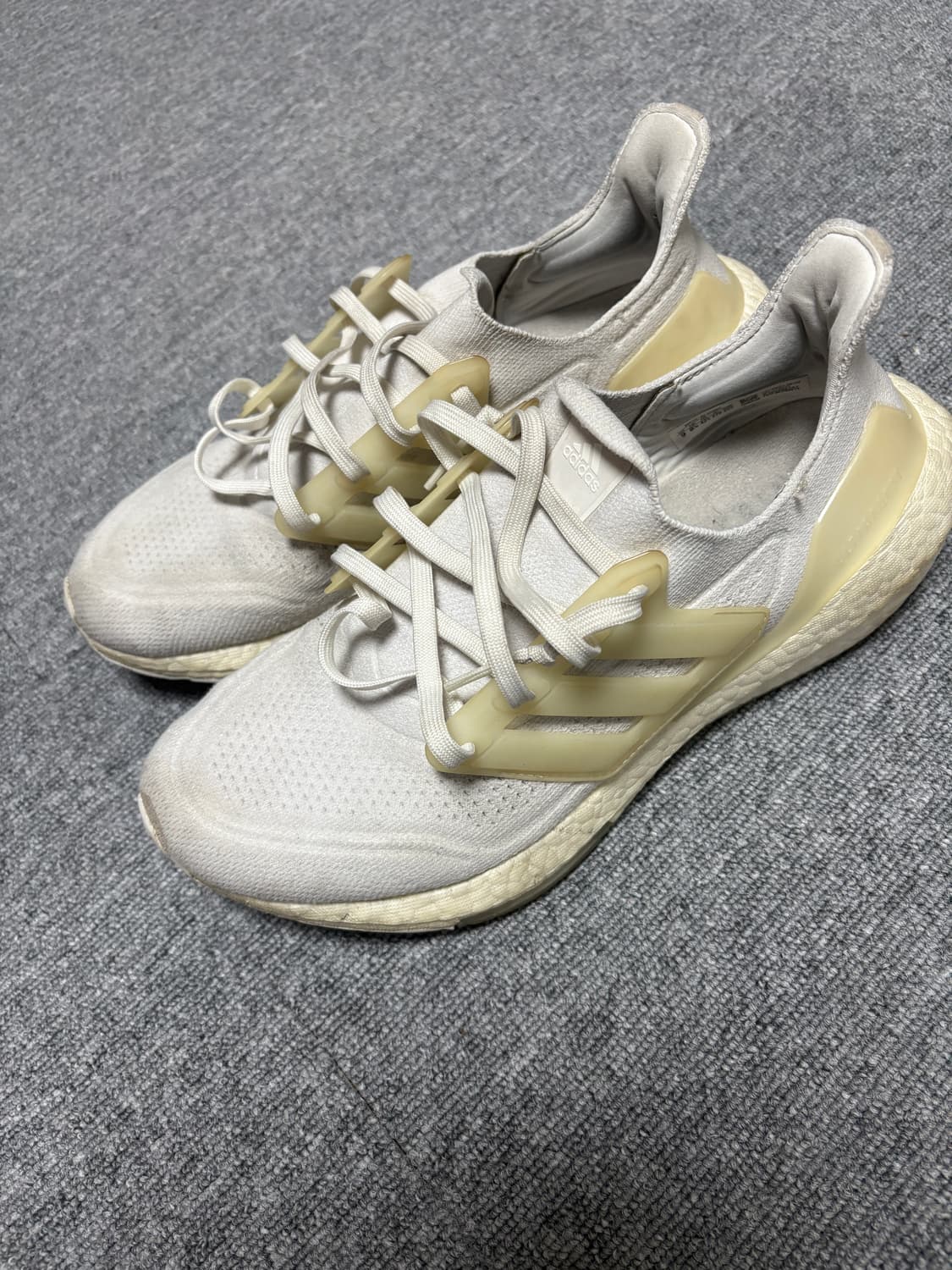 울트라 부스트 러닝화 상품이미지1