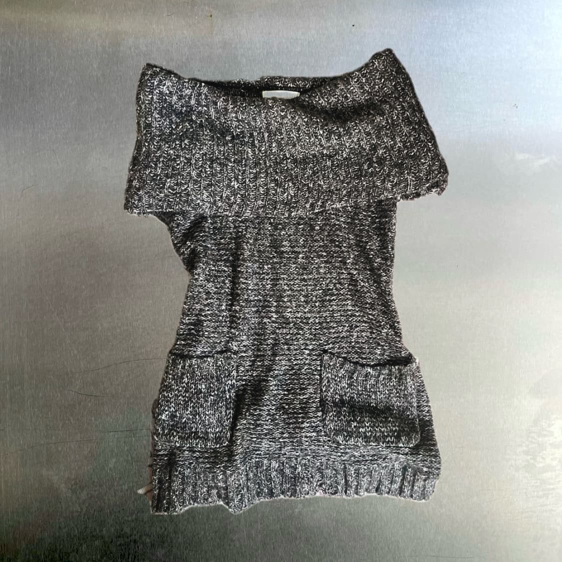 Off-shoulder short-sleeved knit dress 상품이미지1