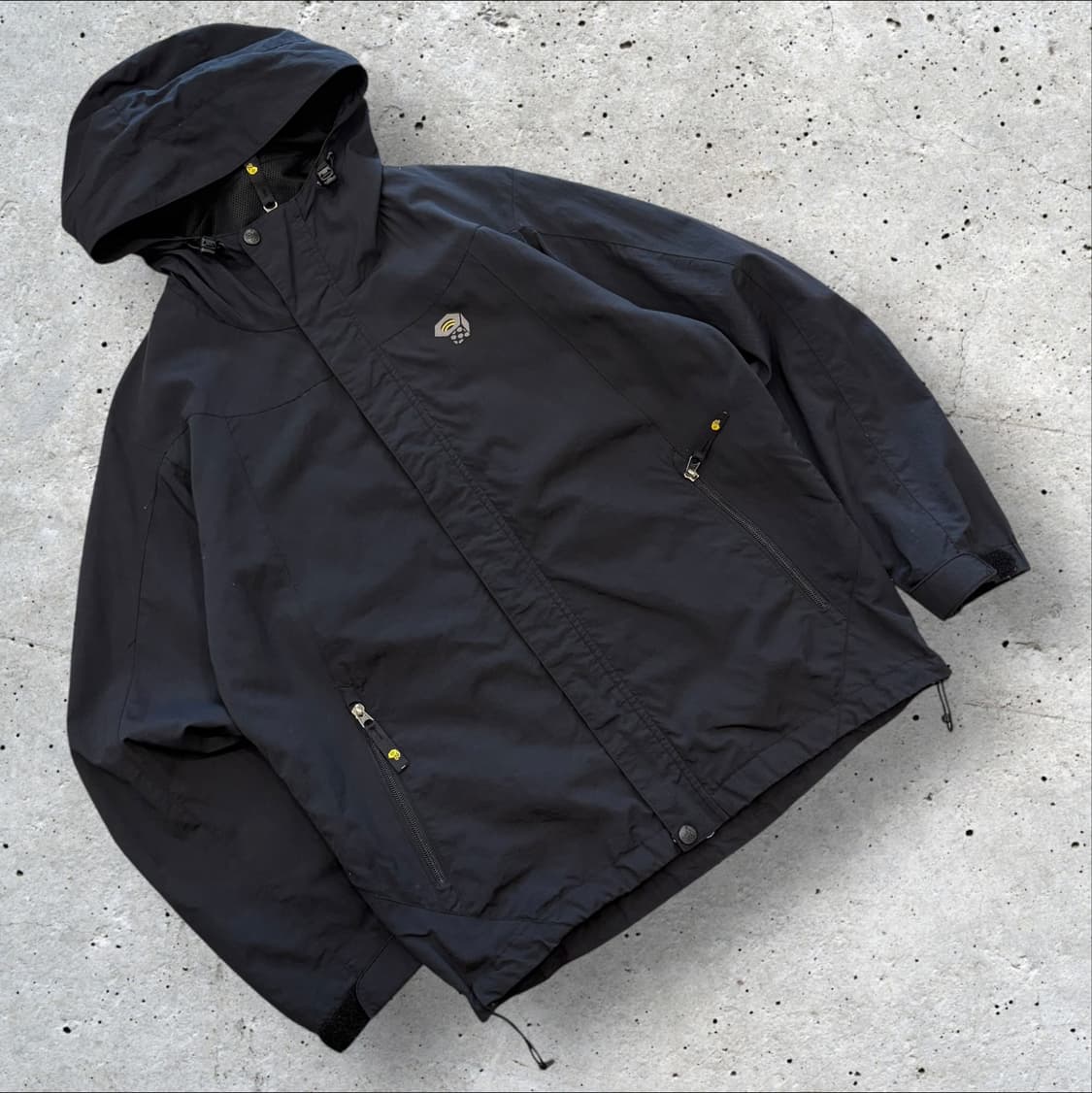[S] 마운틴하드웨어 블랙 바람막이 후드 자켓 D347 상품이미지1