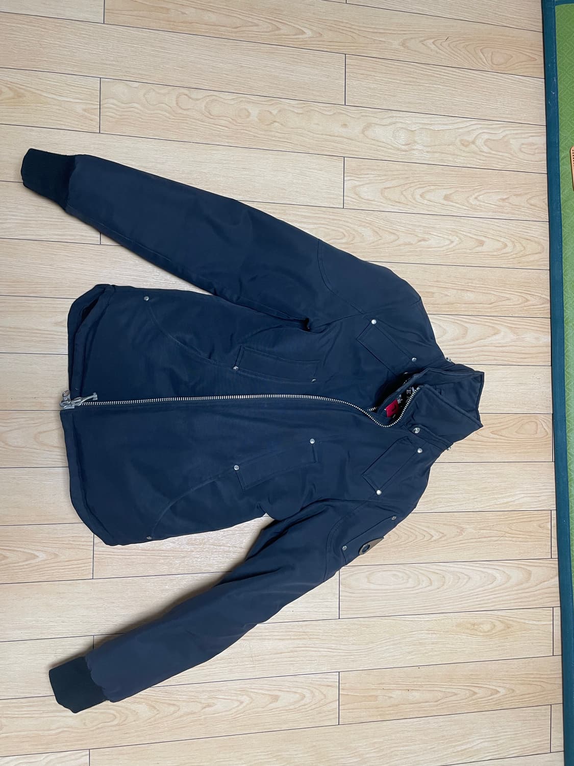 무스너클 발리스틱 패딩 s사이즈 팝니다 상품이미지1