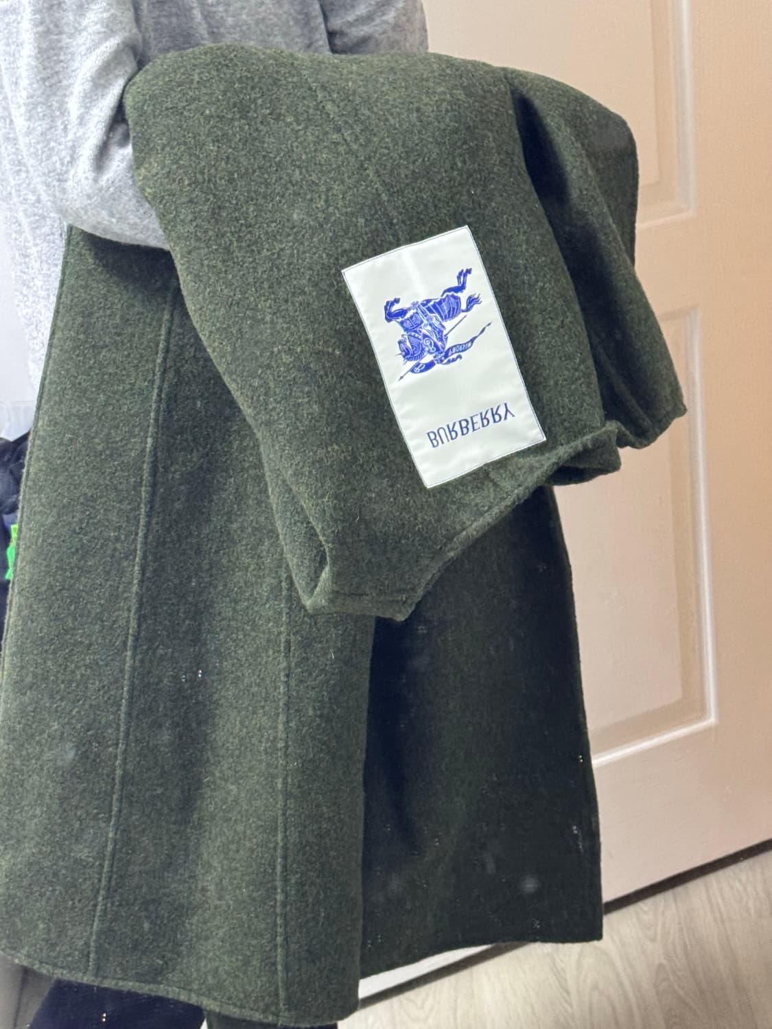 버버리 올리브색 울 코트! 상품이미지5