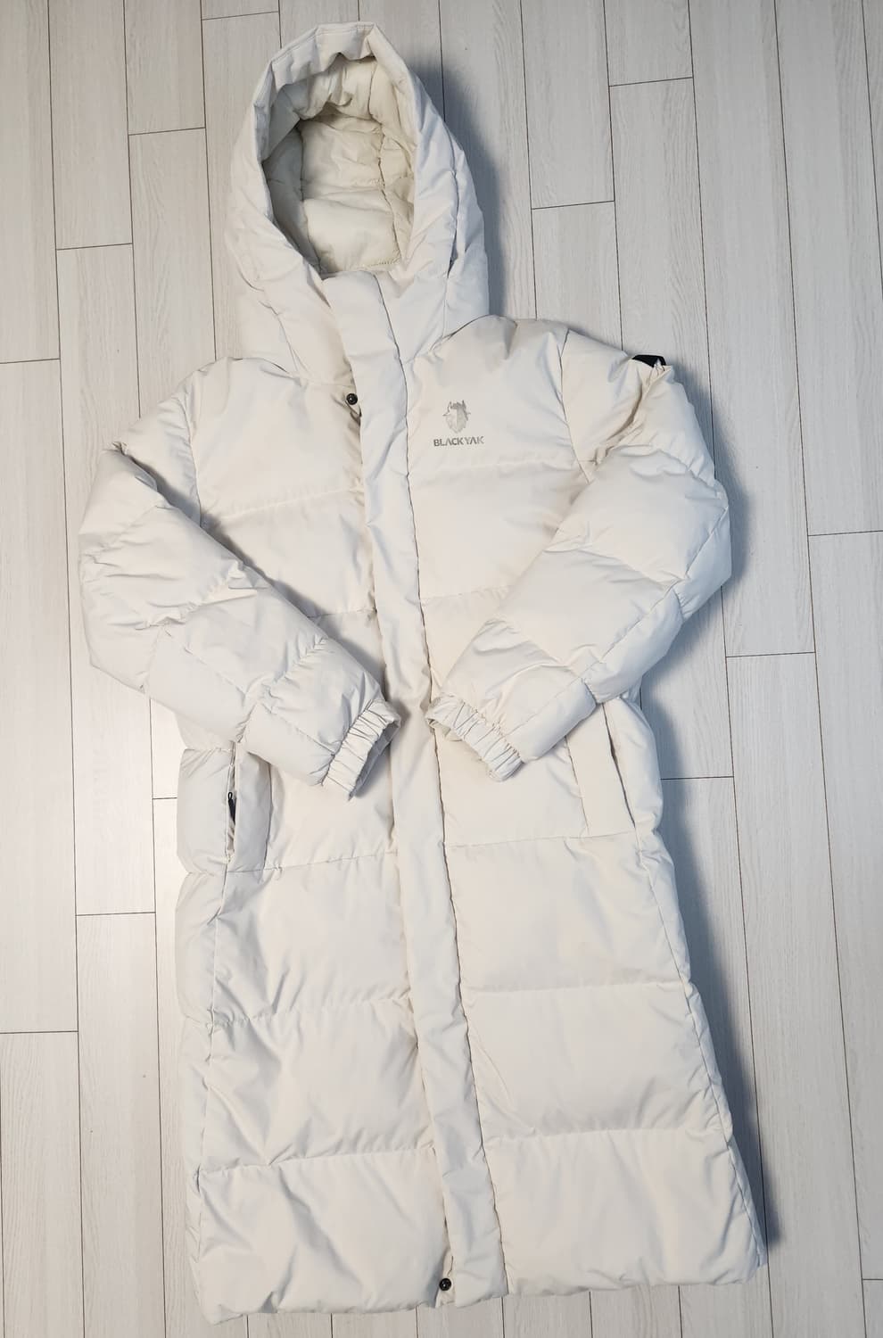 블랙야크 롱패딩 사이즈100(L)

세탁소나 집에서 손세탁하고 햇볕에 말 상품이미지1