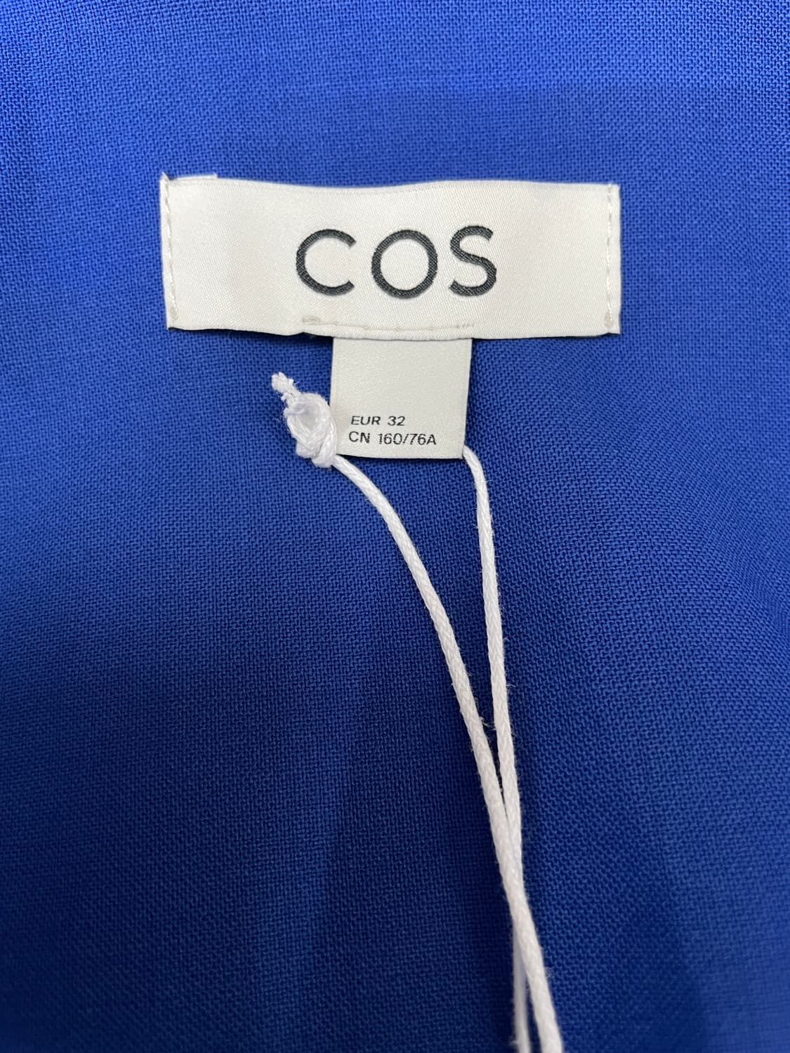 COS 브이넥 벨티드 울 원피스 블루 세미루즈핏 상품이미지7