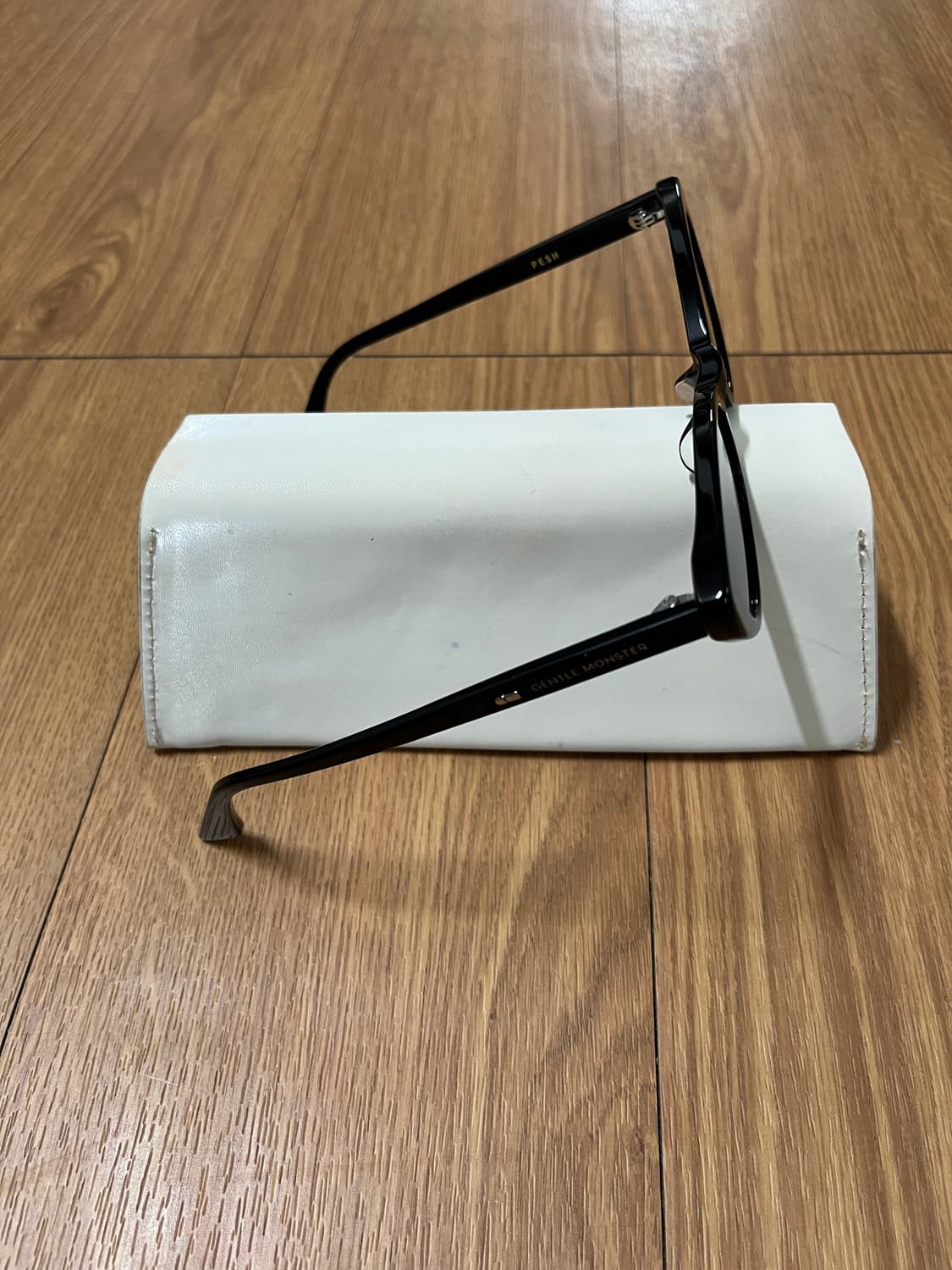 젠틀몬스터 PESH 선글라스 판매합니다 상품이미지3