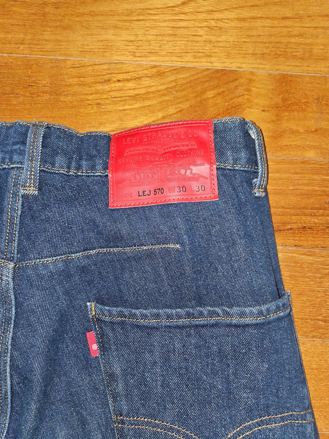 리바이스 LEJ 570 베기 테이퍼드 진 상품이미지3