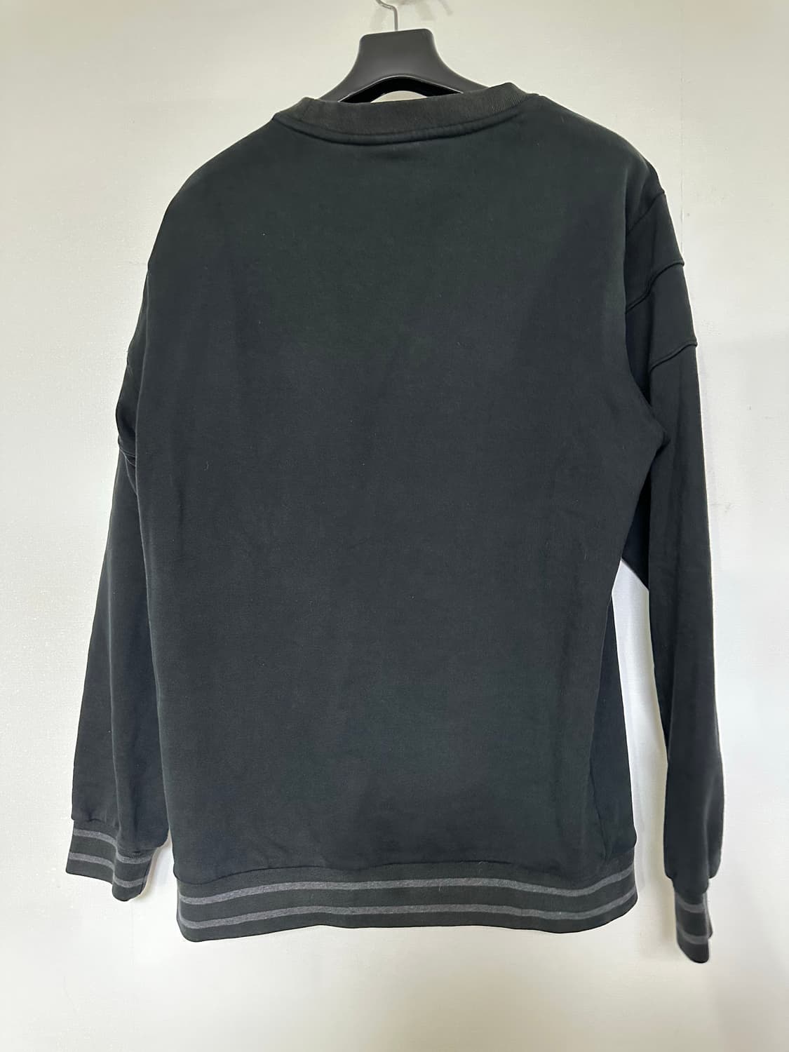 미즈노 블랙 맨투맨 티셔츠 상품이미지2