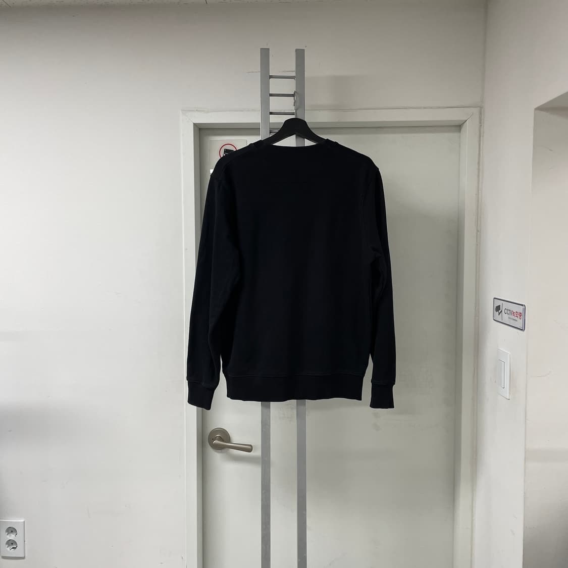 CP 컴퍼니 빅로고 맨투맨 블랙 L 상품이미지5