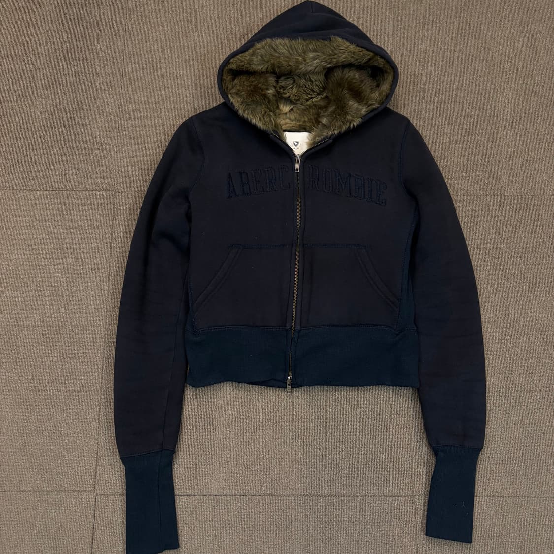 아베크롬비 울프죠 우먼스 퍼 크롭 후드집업 상품이미지1