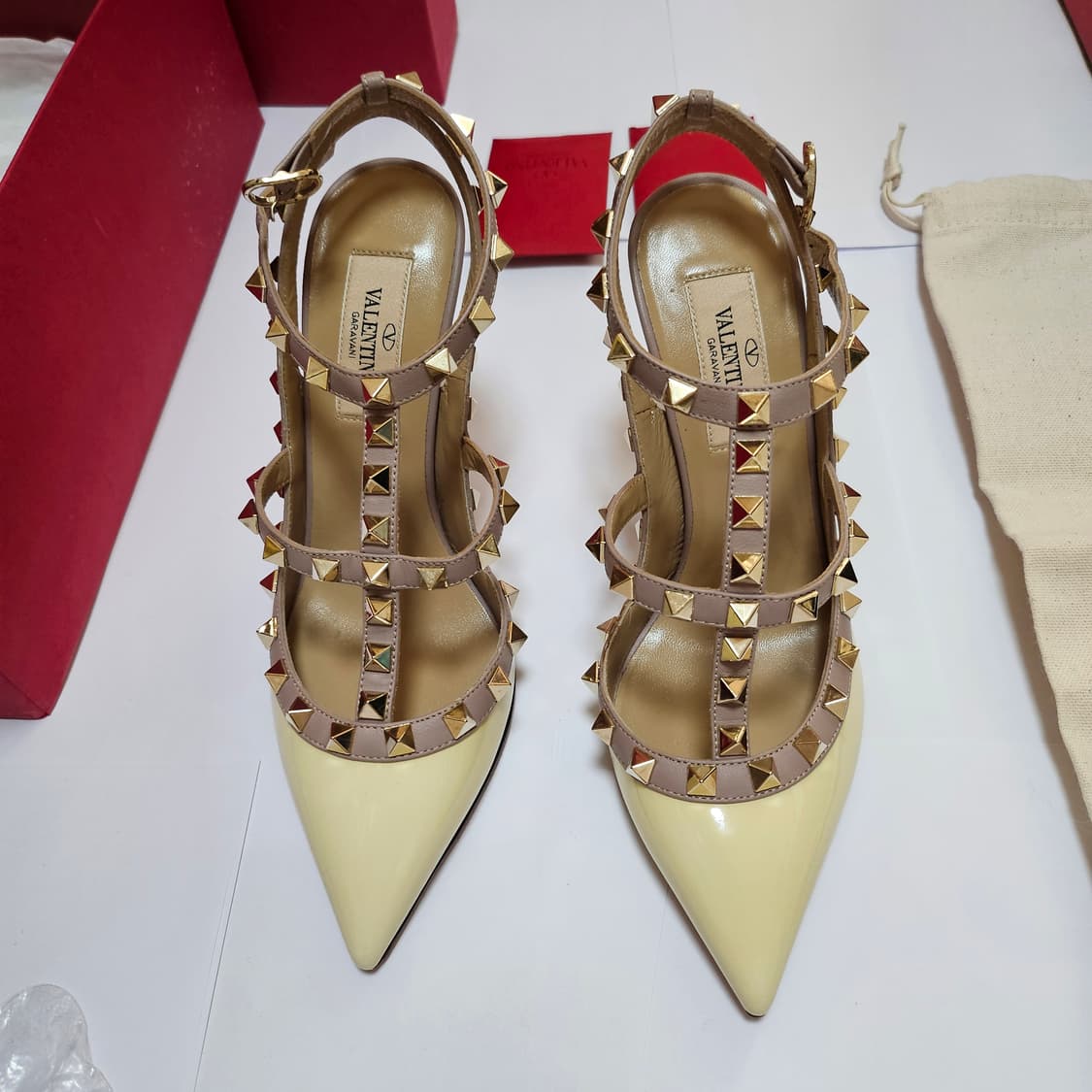 발렌티노 락스터드힐 상품이미지1