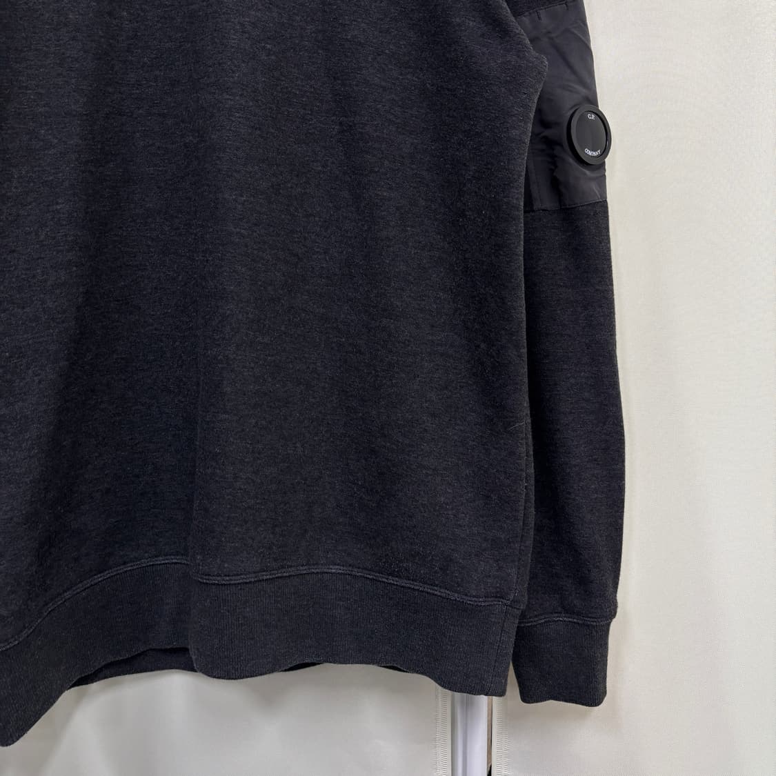 C.P compnay 씨피컴퍼니 고글 맨투맨 상품이미지4