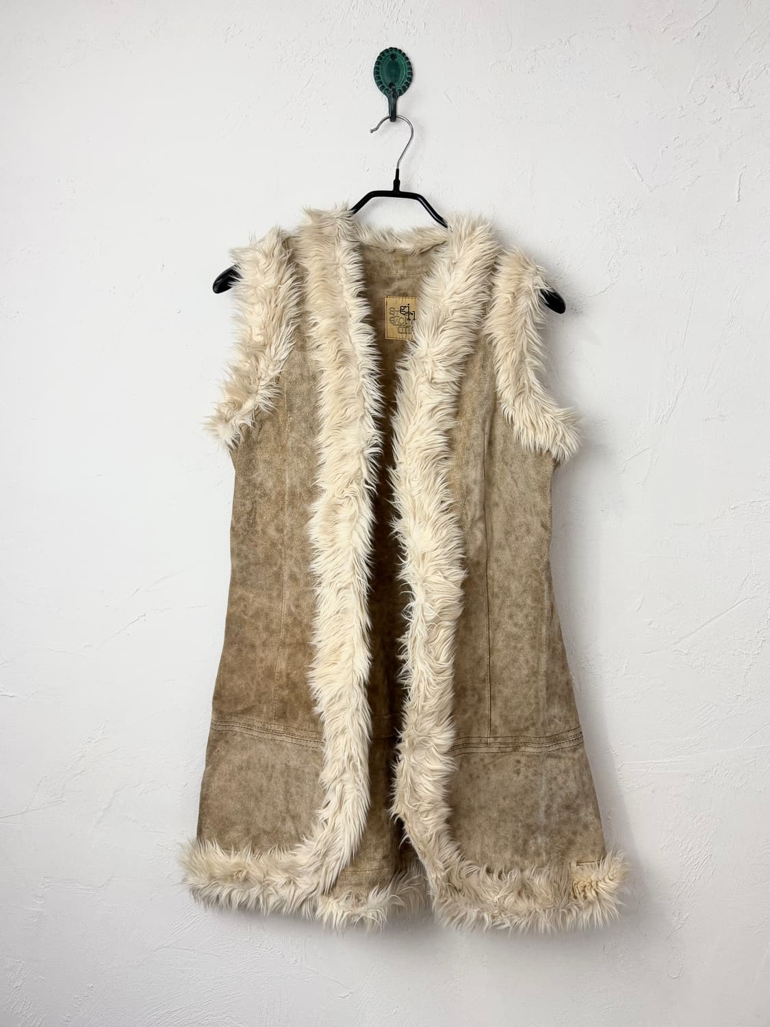 super lovers 퍼 트림 스웨이드 베스트 상품이미지1