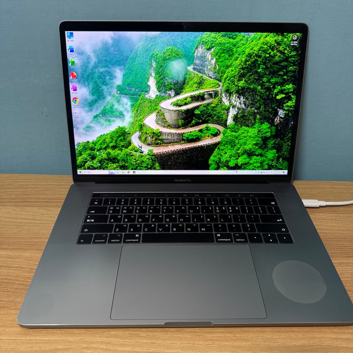 2017년형 맥북프로 15인치 스페이스그레이 상품이미지3