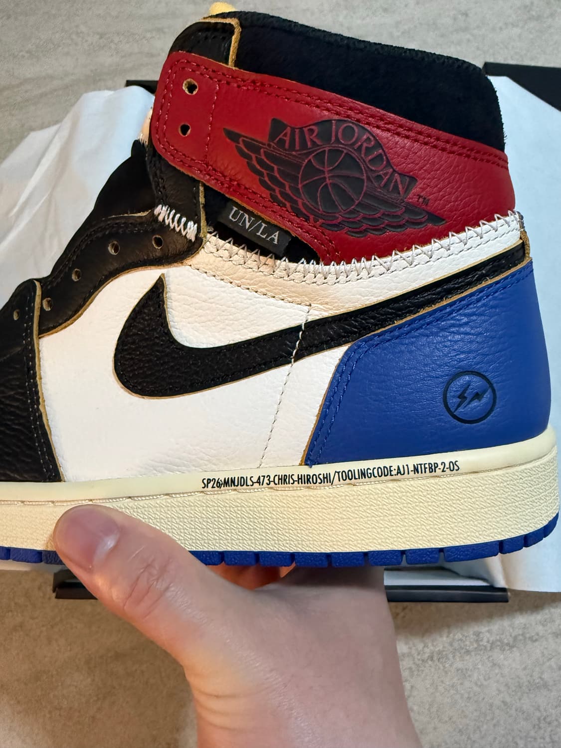 [새상품] 나이키 조던1 프라그먼트 유니온 블랙 앤 바시티 레드 270 상품이미지2