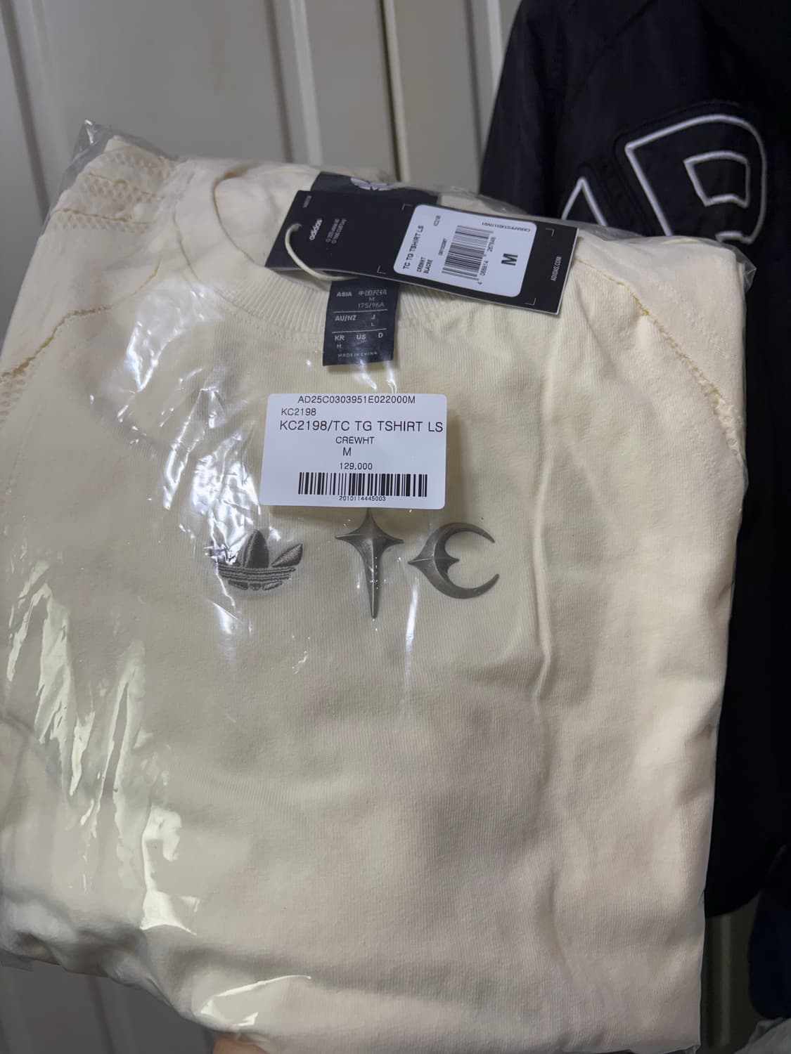 아디다스 떠그 클럽 롱슬리브 크림 M 새상품 정가 양도입니다 상품이미지1