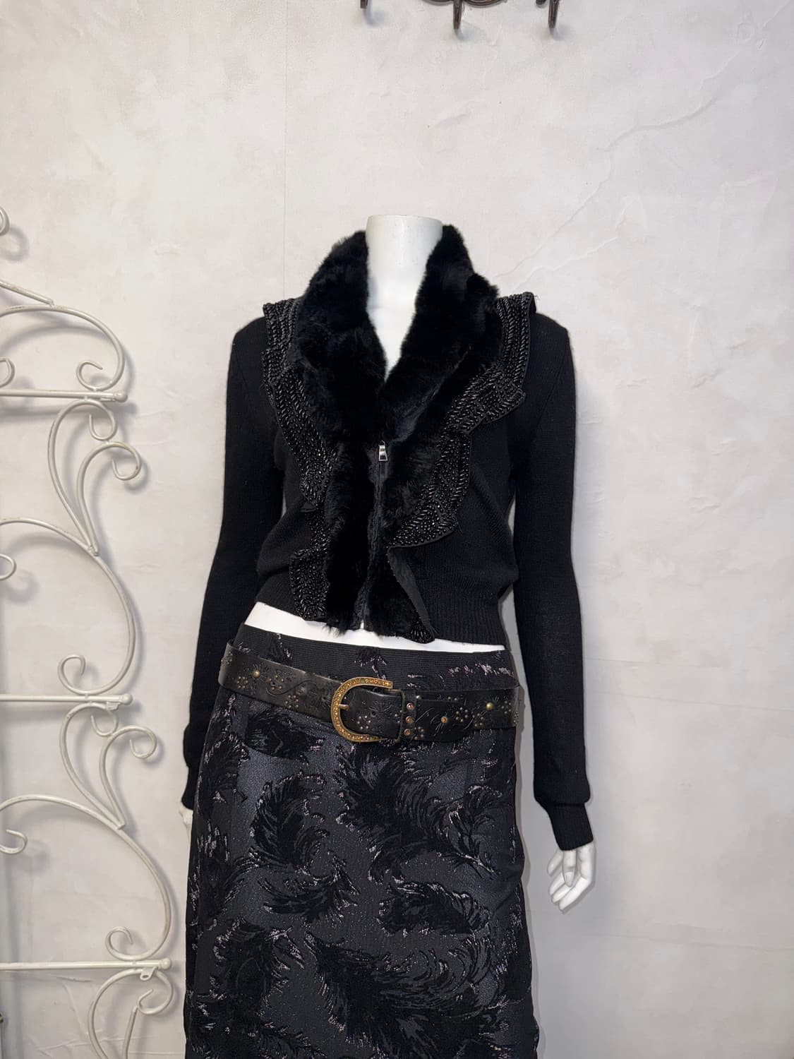 Black fur beads ruffle zipup cardigan 상품이미지1