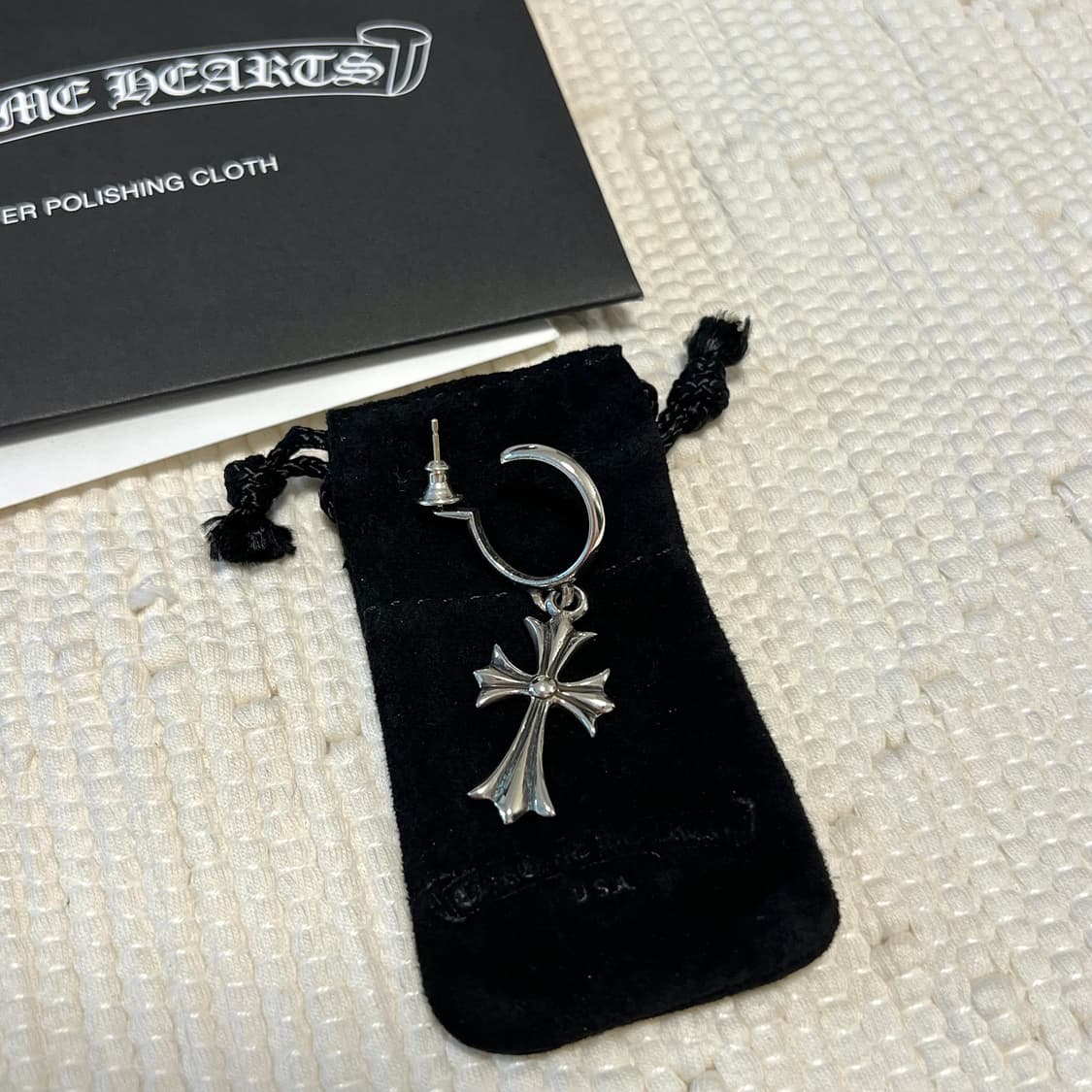 크롬하츠 타이니 크로스 귀걸이 상품이미지3