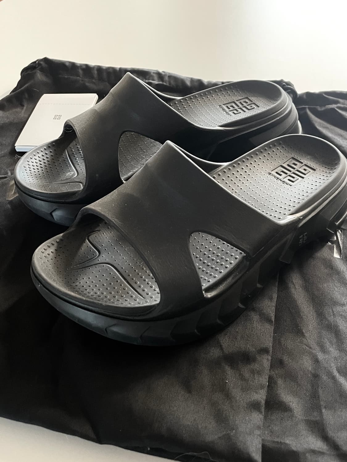 GIVENCHY 지방시 슬리퍼 블랙 (235-240) 상품이미지2