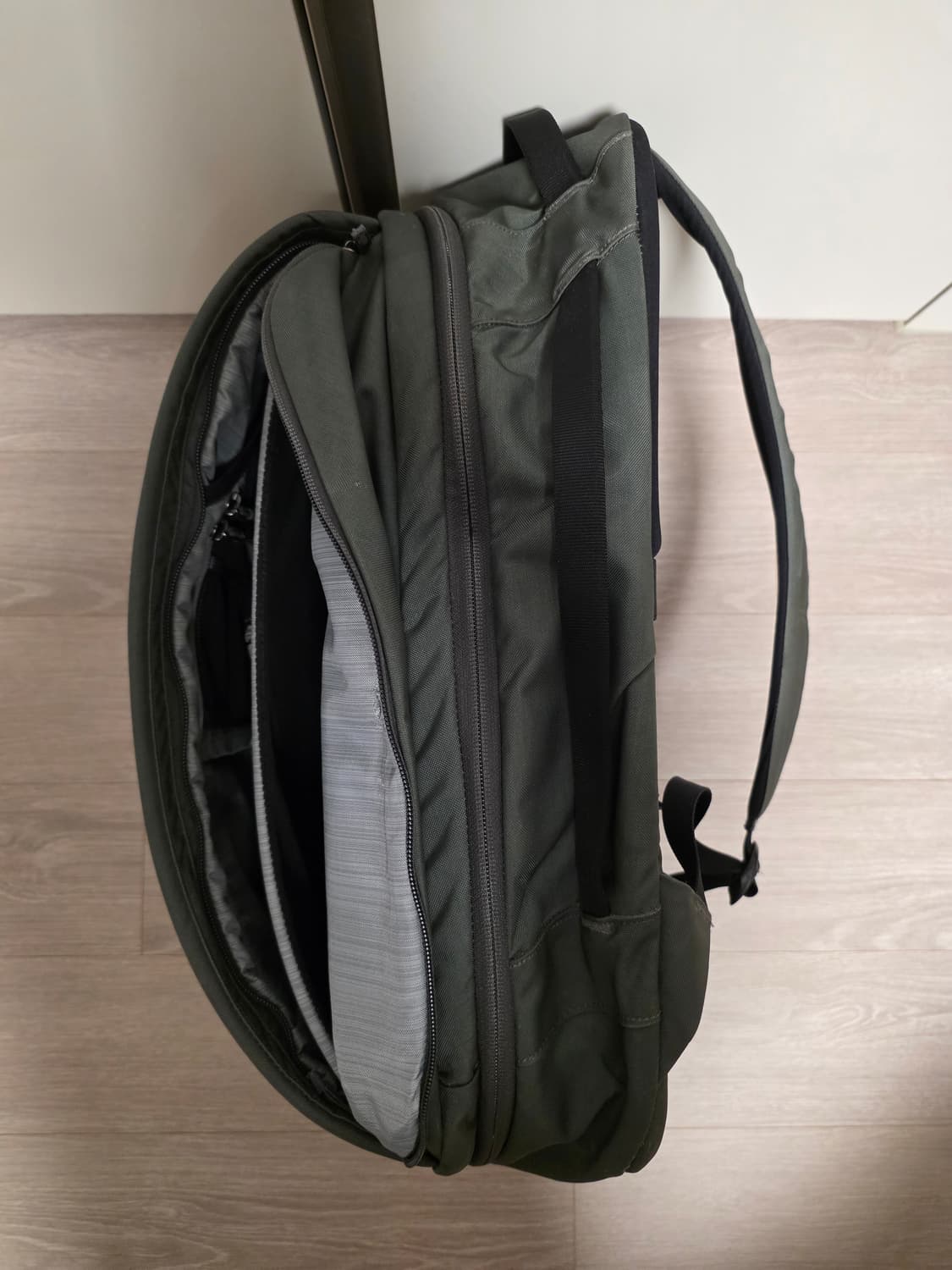 아크테릭스 블레이드 28 Grey 백팩 (Blade 28 Backpack 상품이미지6