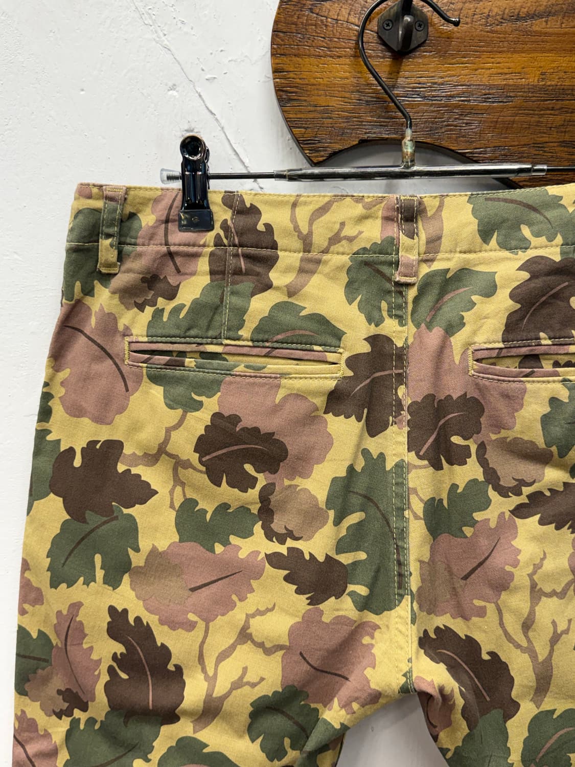BEAMS HEART Camouflage Leaf Pattern Shor 상품이미지5