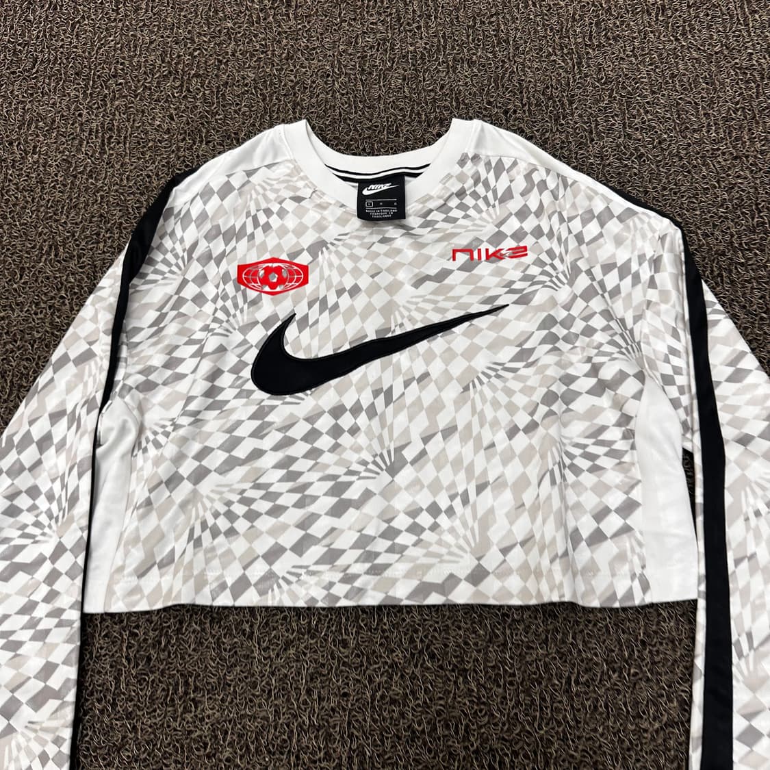 NIKE 나이키 스우시 여성 크롭 긴팔티셔츠 L 상품이미지2