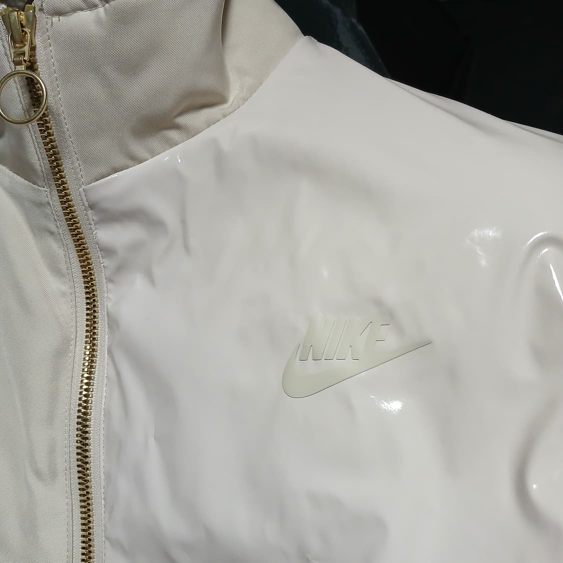 Nike 나이키 우먼 유광 점퍼 패딩 오버핏 상품이미지2